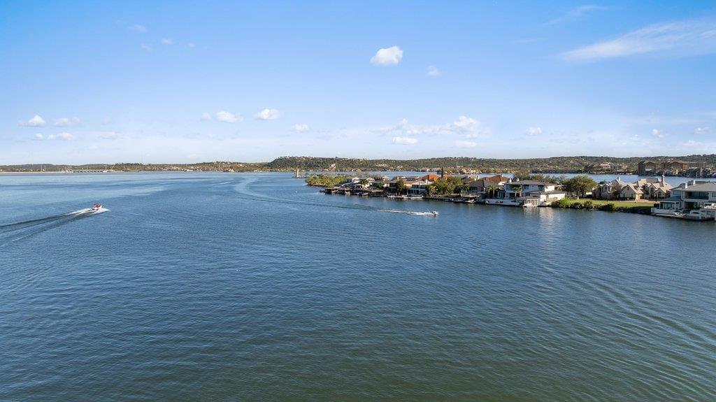 402 Lighthouse Dr, Horseshoe Bay, TX 78657