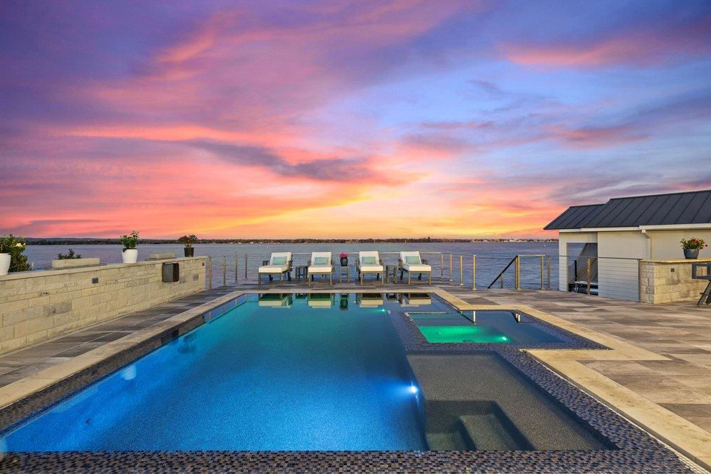 402 Lighthouse Dr, Horseshoe Bay, TX 78657