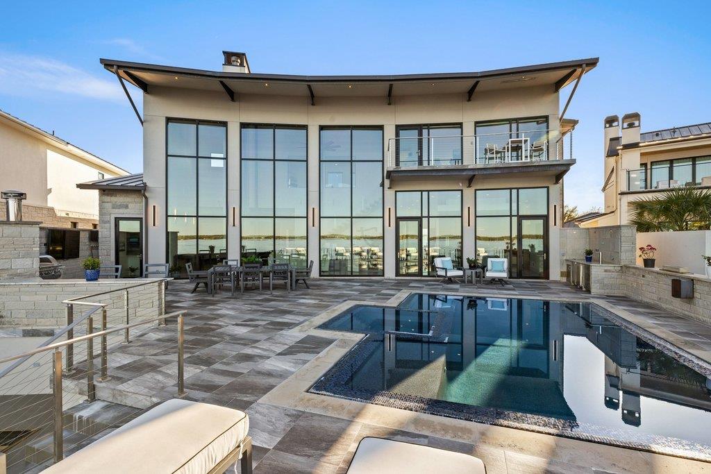 402 Lighthouse Dr, Horseshoe Bay, TX 78657