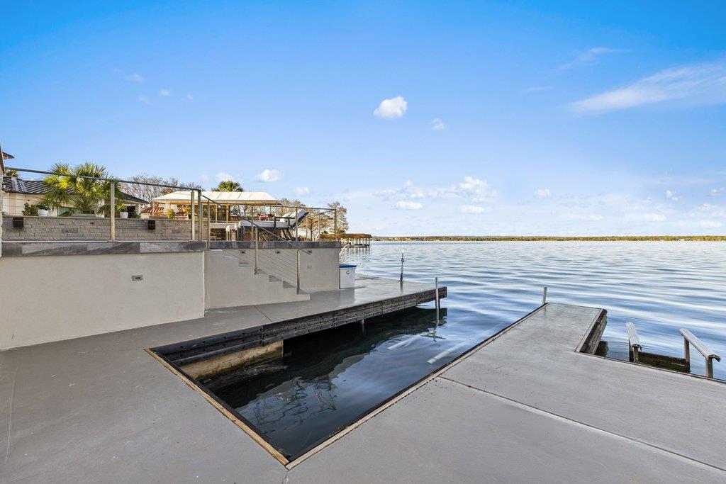 402 Lighthouse Dr, Horseshoe Bay, TX 78657