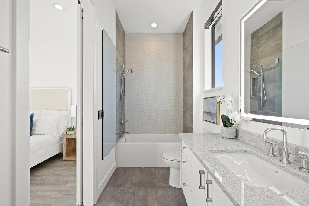 402 Lighthouse Dr, Horseshoe Bay, TX 78657