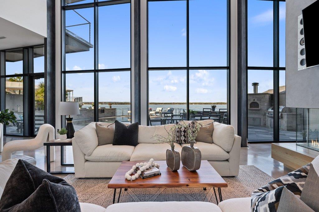 402 Lighthouse Dr, Horseshoe Bay, TX 78657