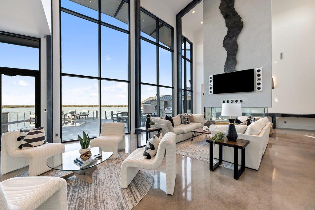 402 Lighthouse Dr, Horseshoe Bay, TX 78657