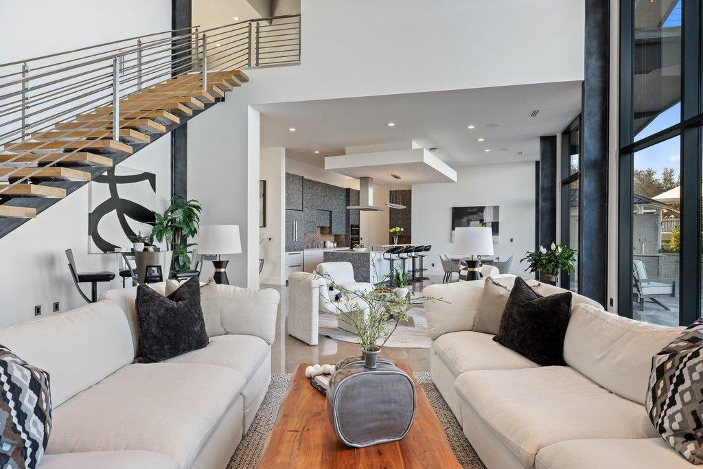 402 Lighthouse Dr, Horseshoe Bay, TX 78657