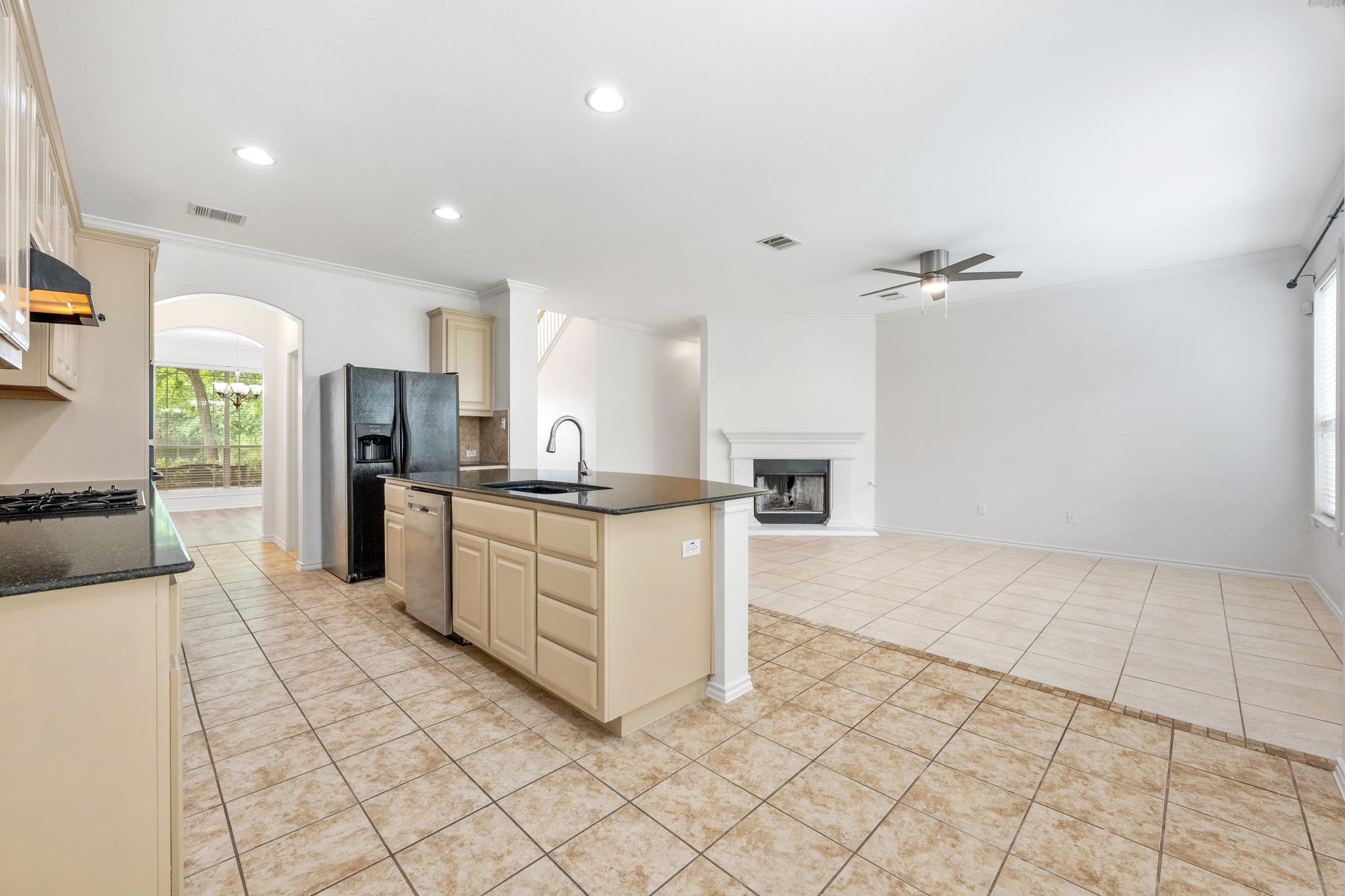 23 JUNIPER BERRY # 16, Lakeway, TX 78734