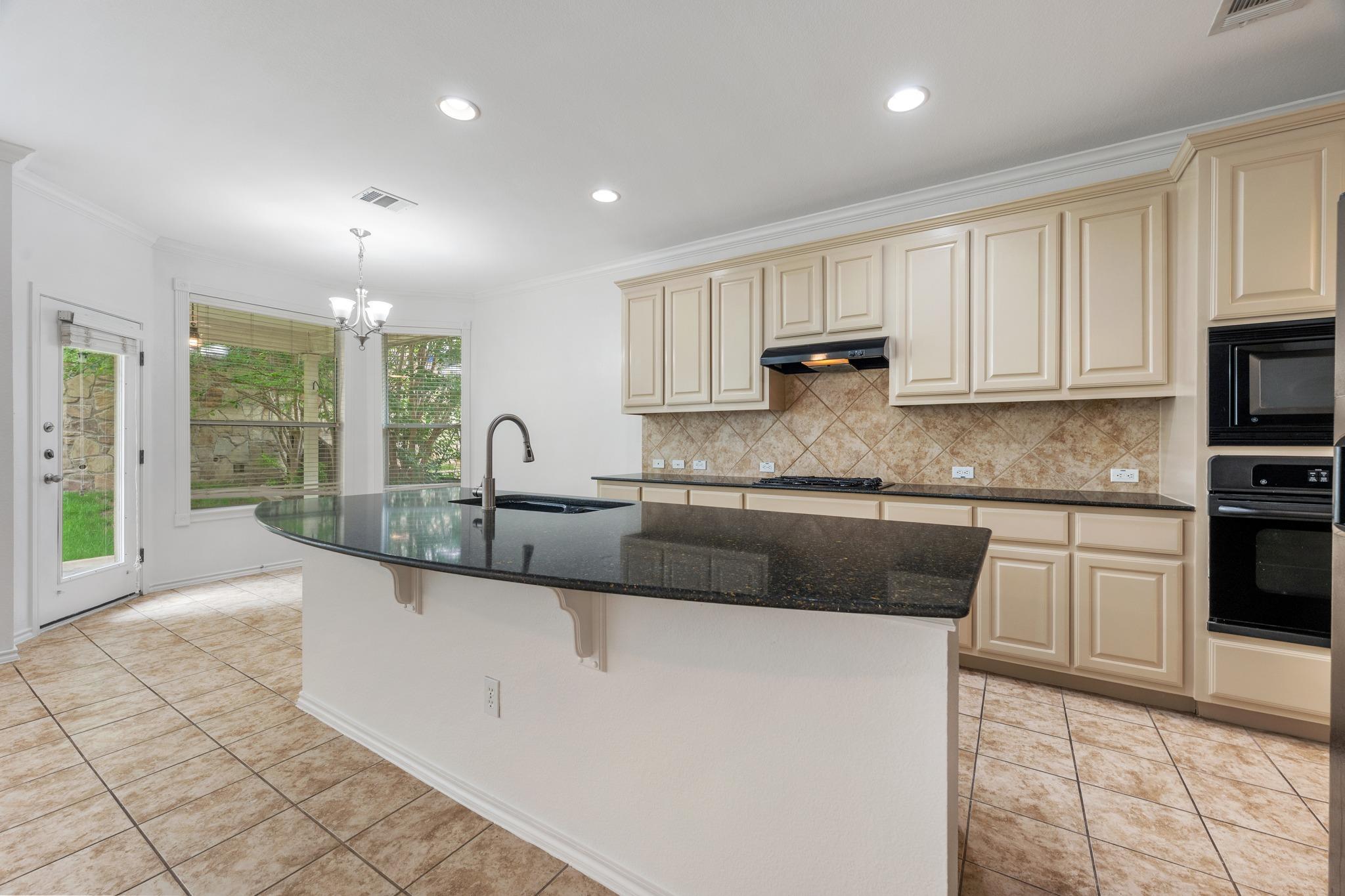 23 JUNIPER BERRY # 16, Lakeway, TX 78734