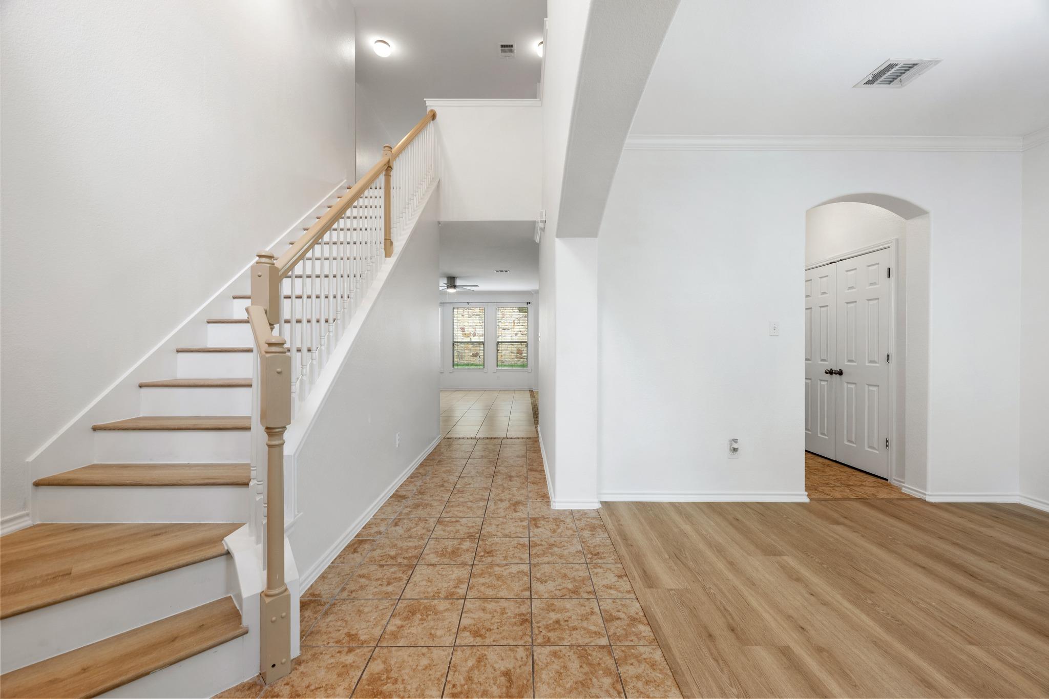 23 JUNIPER BERRY # 16, Lakeway, TX 78734