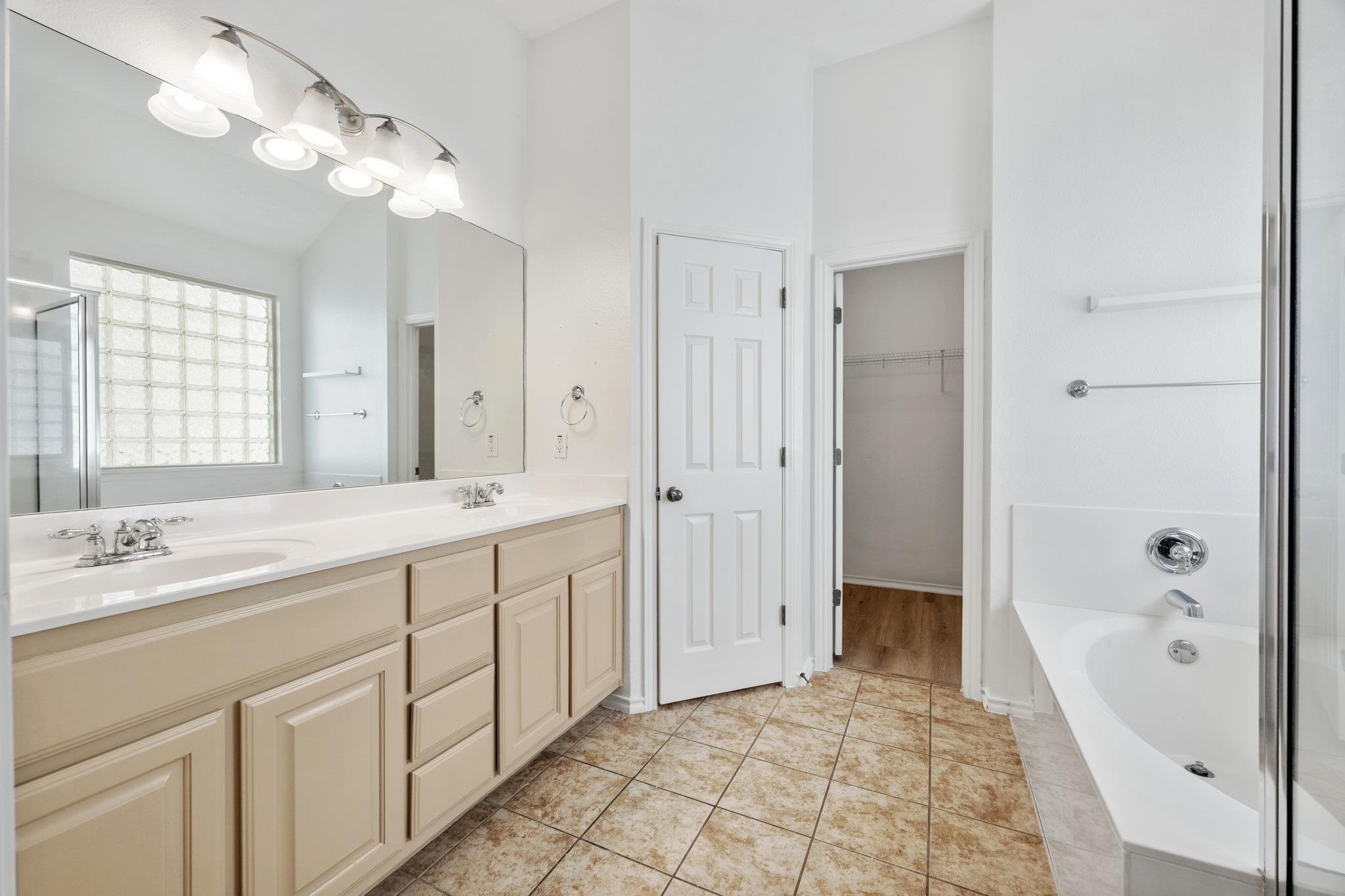 23 JUNIPER BERRY # 16, Lakeway, TX 78734