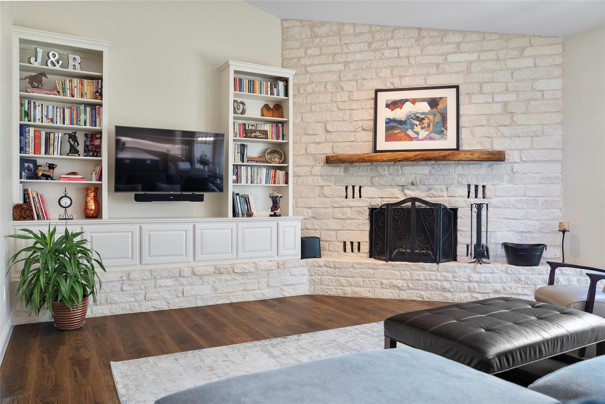 2055 County Road 284, Liberty Hill, TX 78642