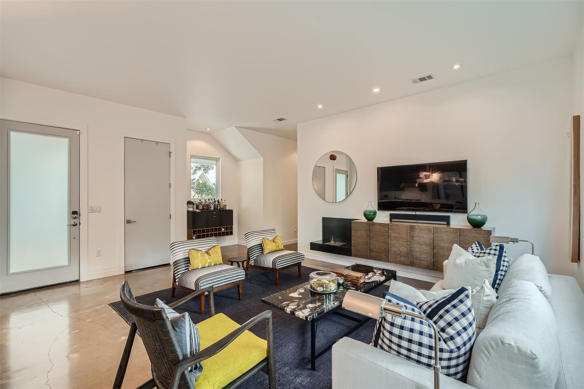 705 E Monroe St # B, Austin, TX 78704