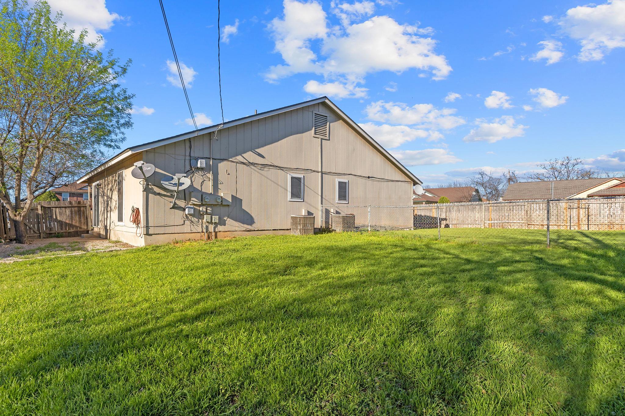 413 Country Aire Dr, Round Rock, TX 78664