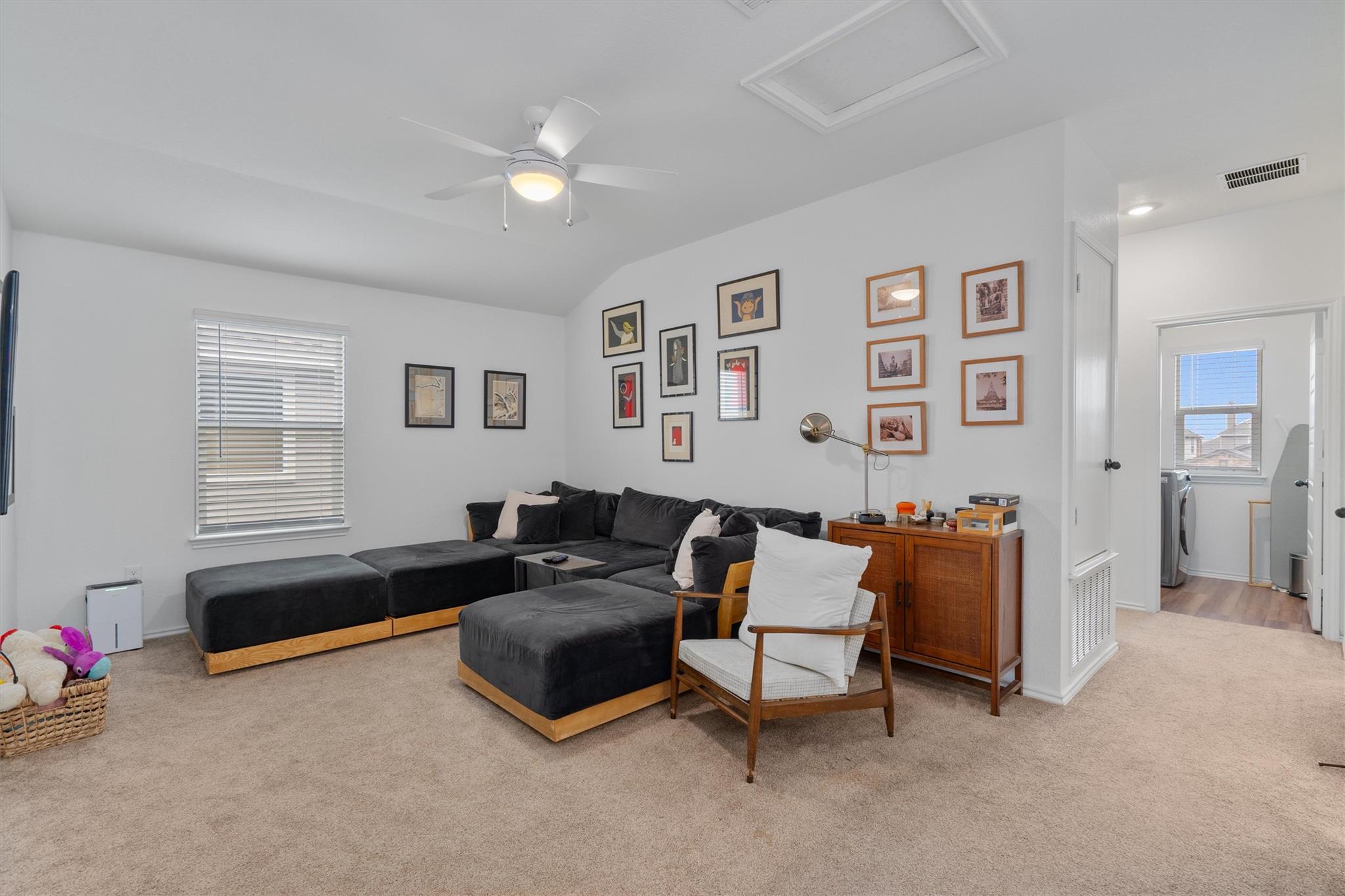 6408 Wagon Spring St, Del Valle, TX 78617