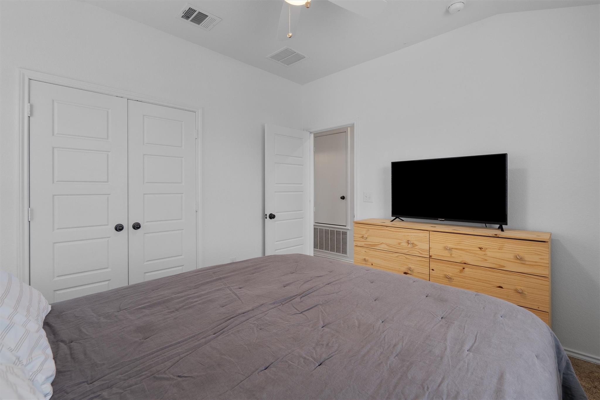 6408 Wagon Spring St, Del Valle, TX 78617