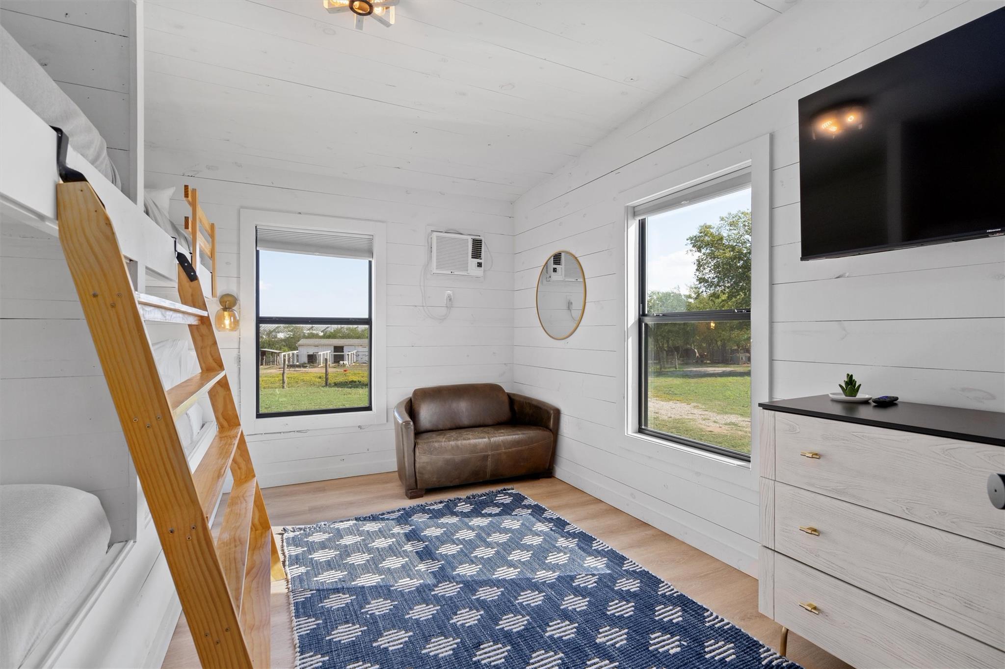 8604 Elroy Rd, Del Valle, TX 78617