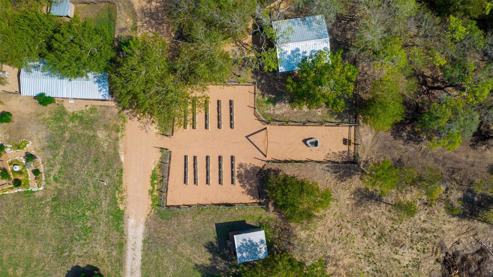 8604 Elroy Rd, Del Valle, TX 78617