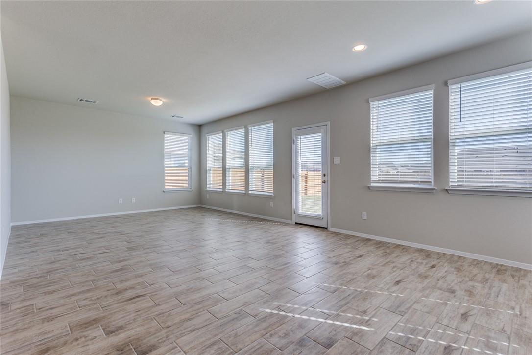 131 Trailside Ln, Bastrop, TX 78602