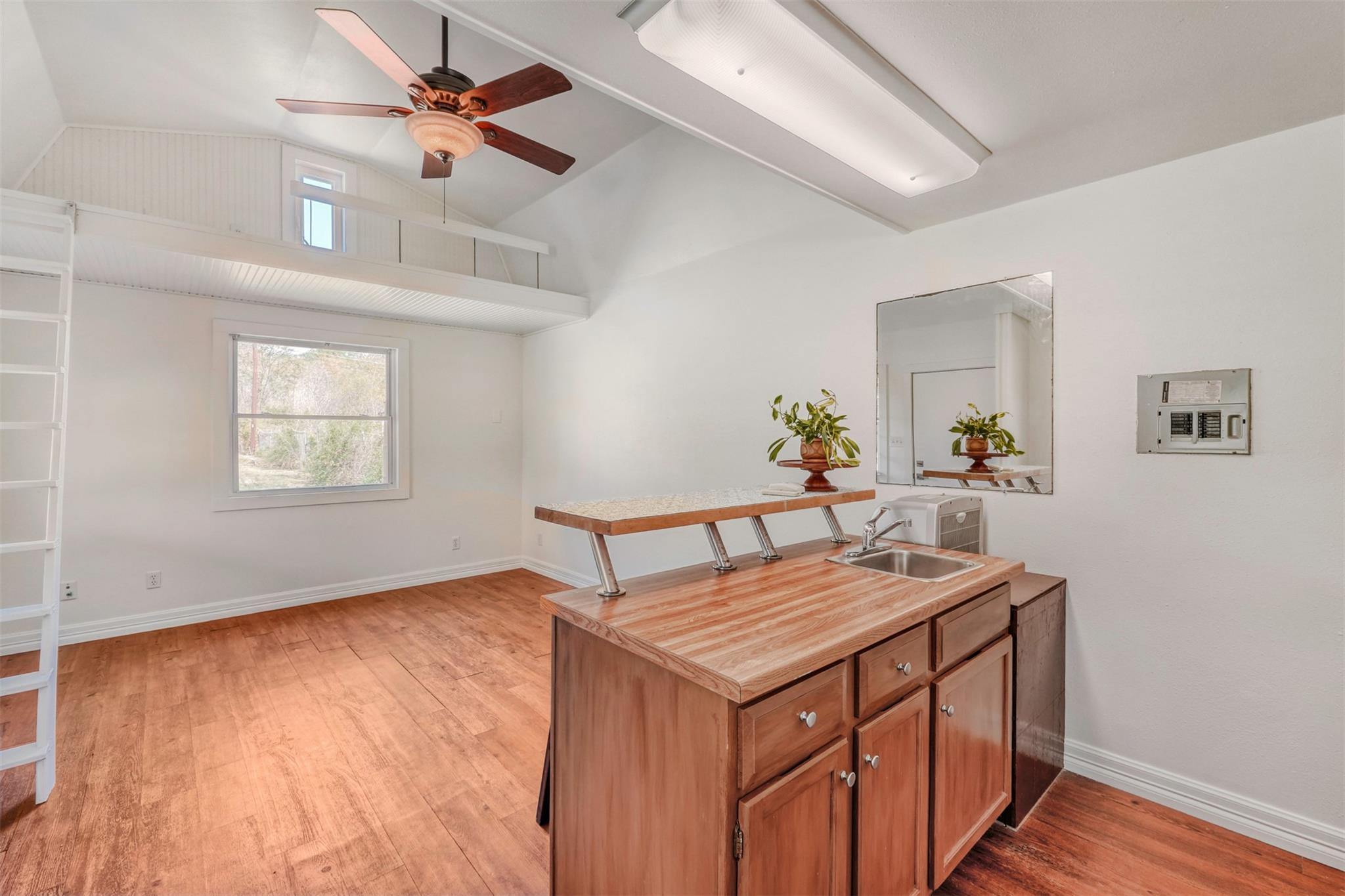 5601 Oak Blvd, Austin, TX 78735