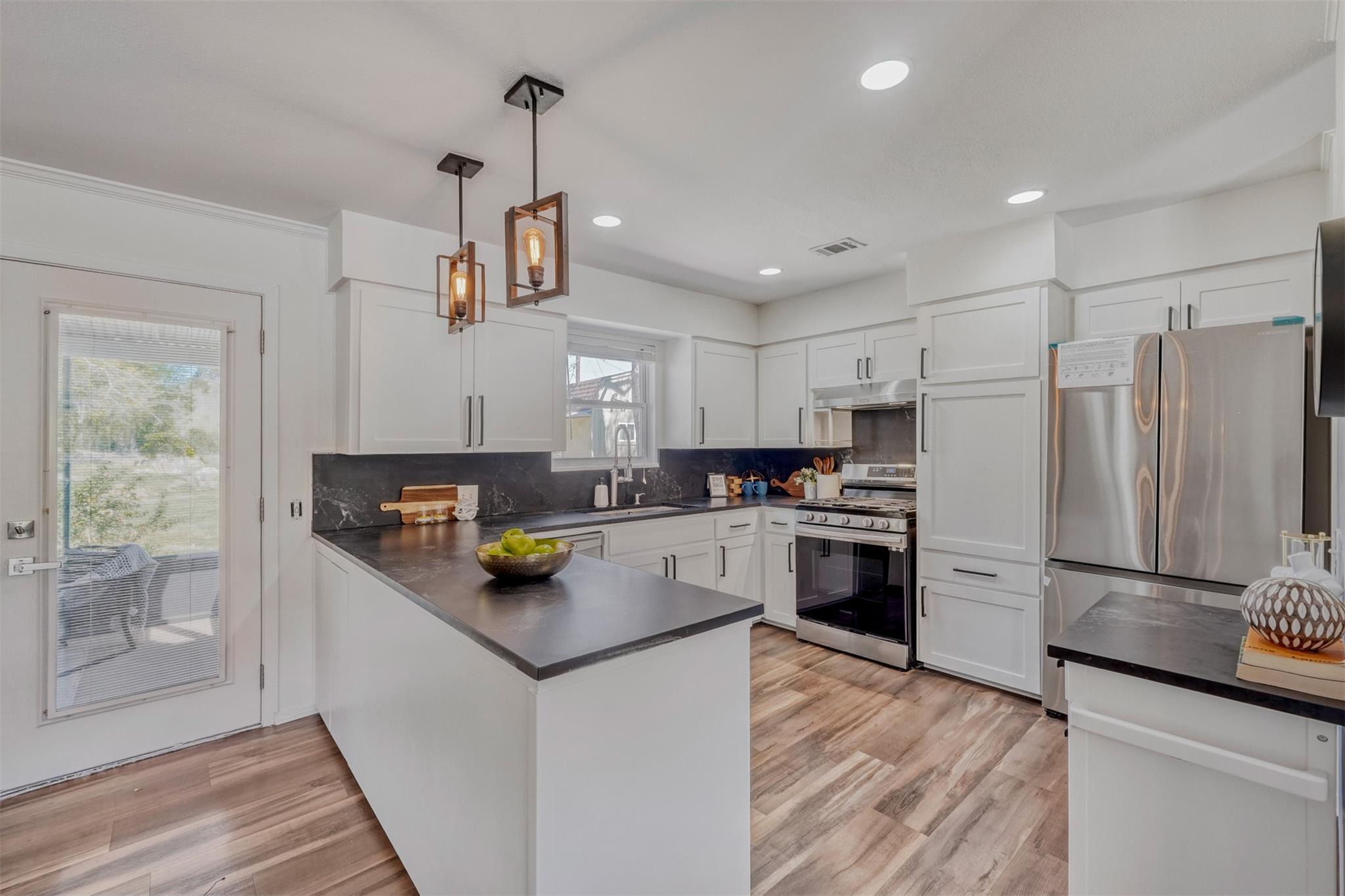 5601 Oak Blvd, Austin, TX 78735