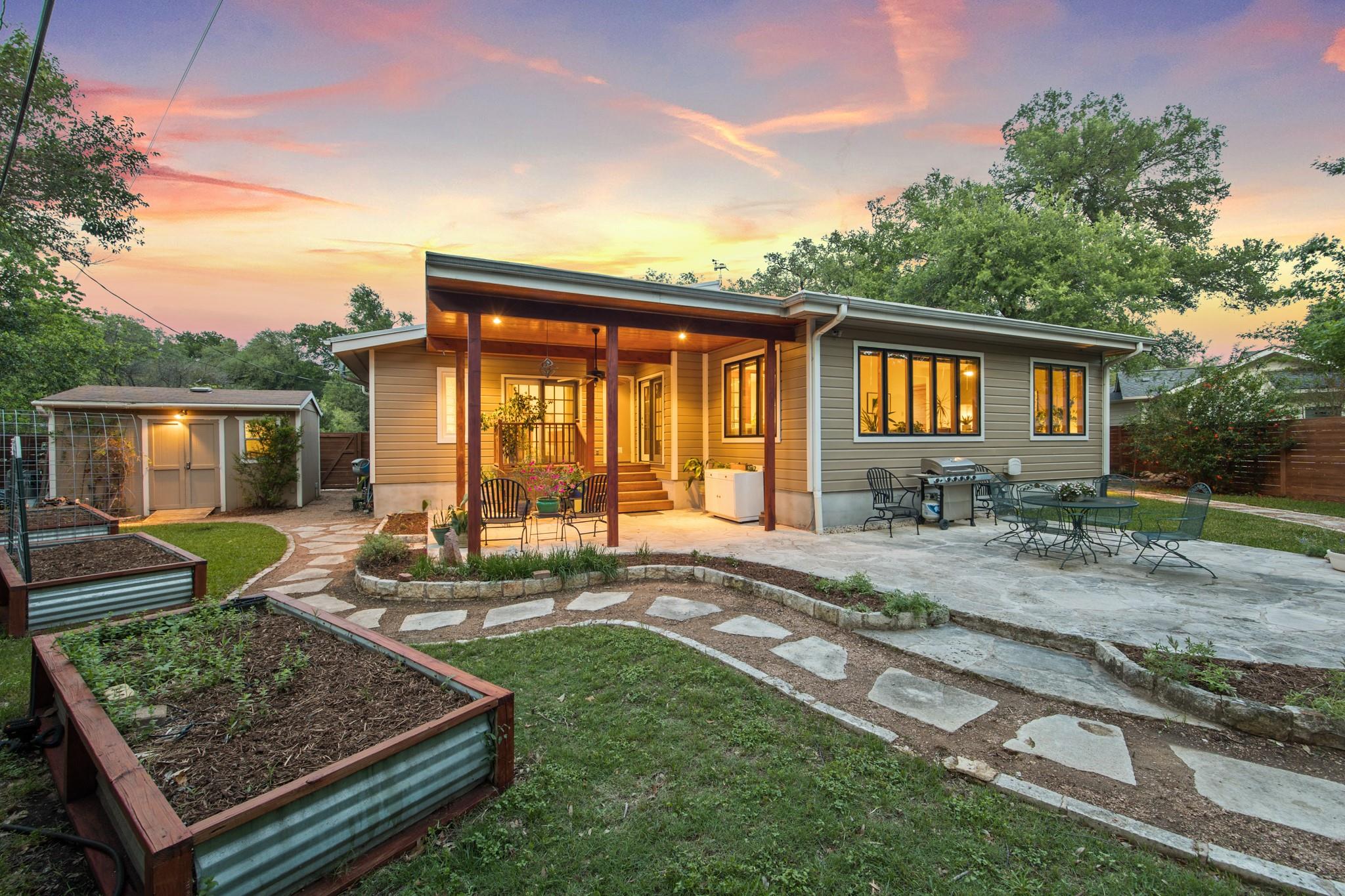 2621 W 49th St, Austin, TX 78731