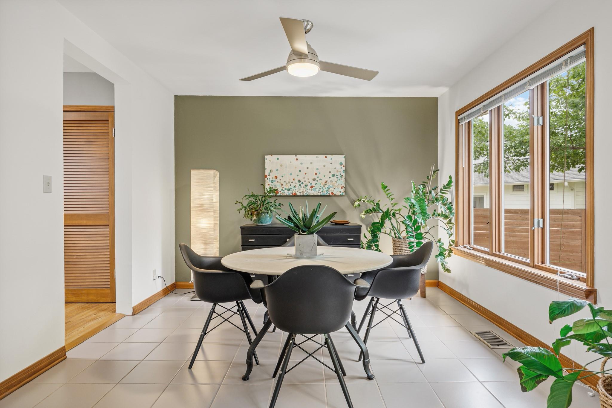 2621 W 49th St, Austin, TX 78731