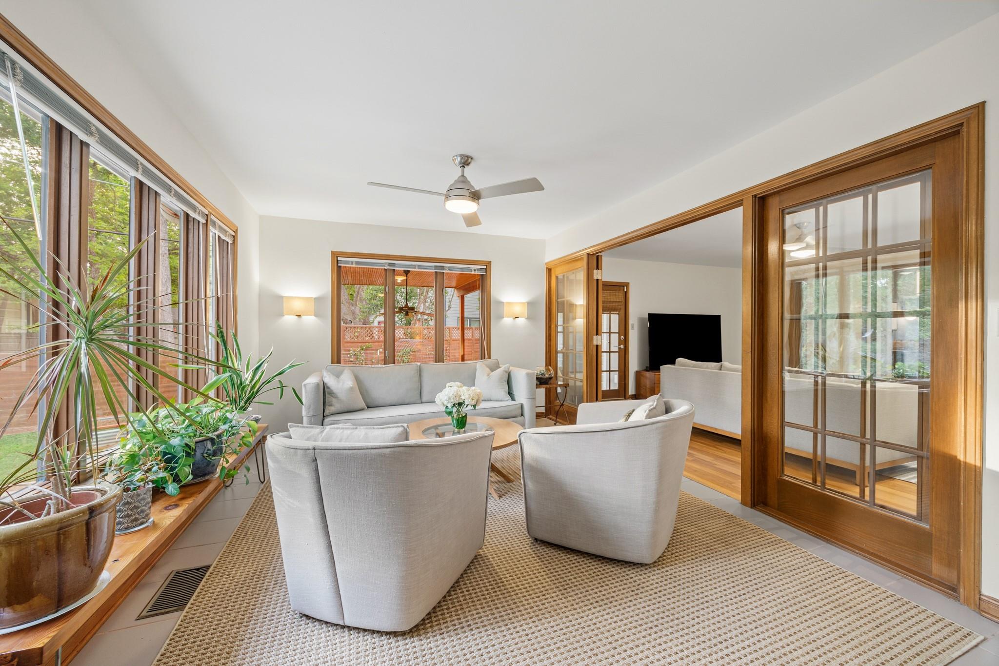 2621 W 49th St, Austin, TX 78731