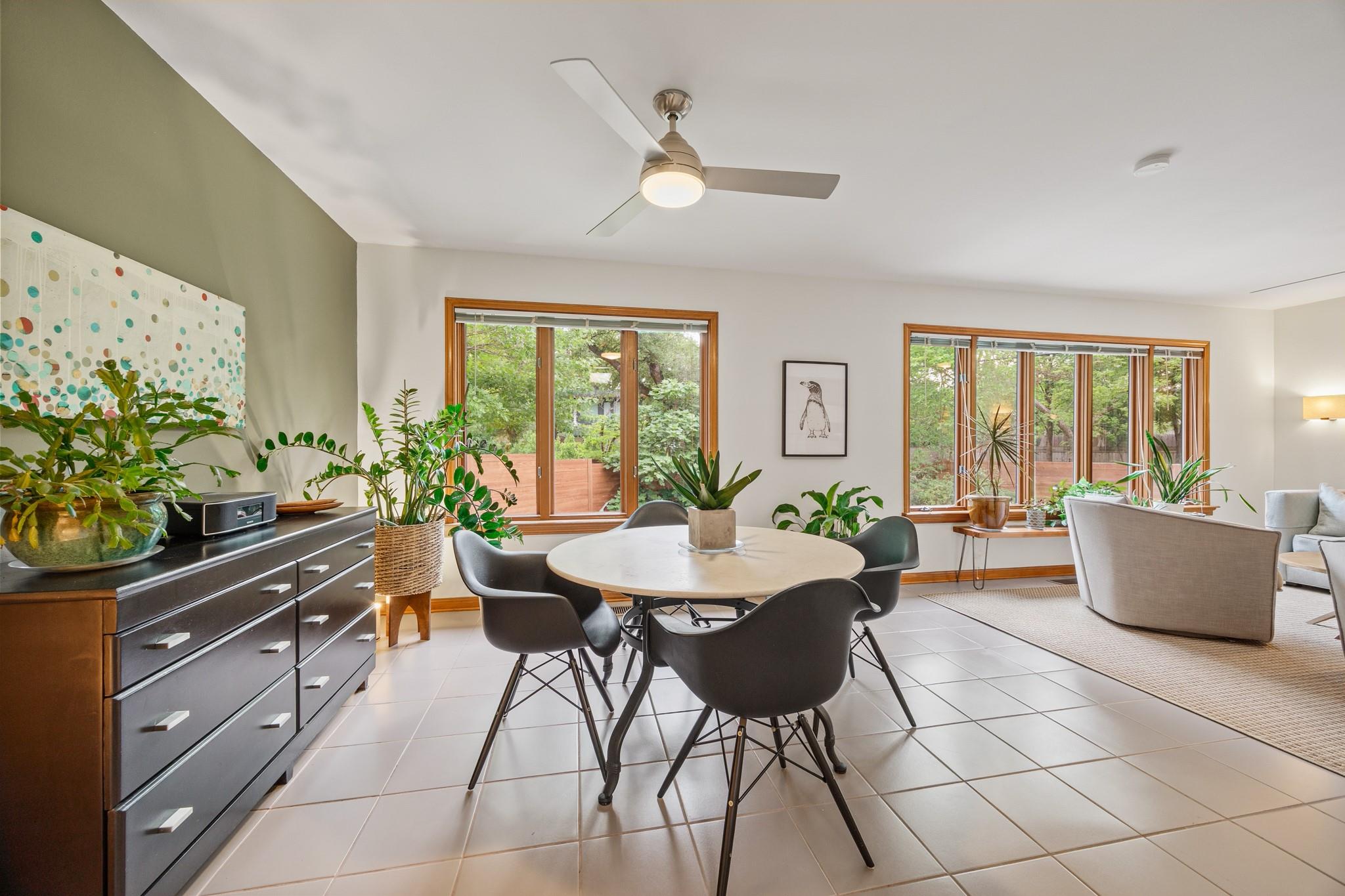2621 W 49th St, Austin, TX 78731