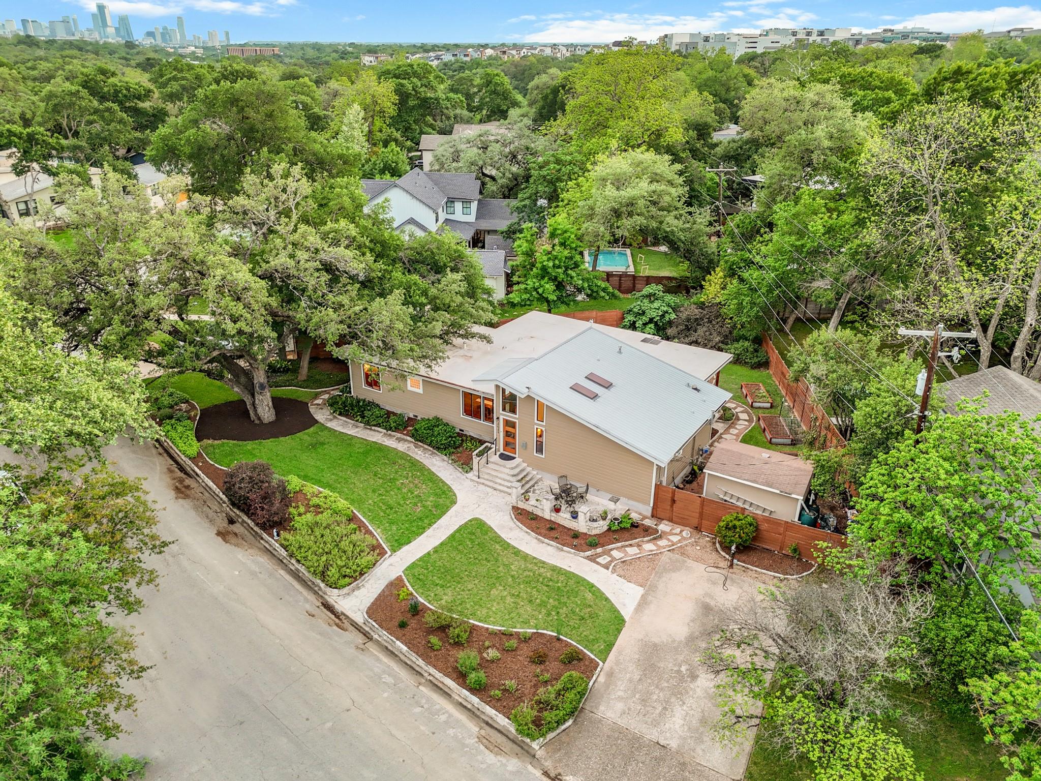 2621 W 49th St, Austin, TX 78731