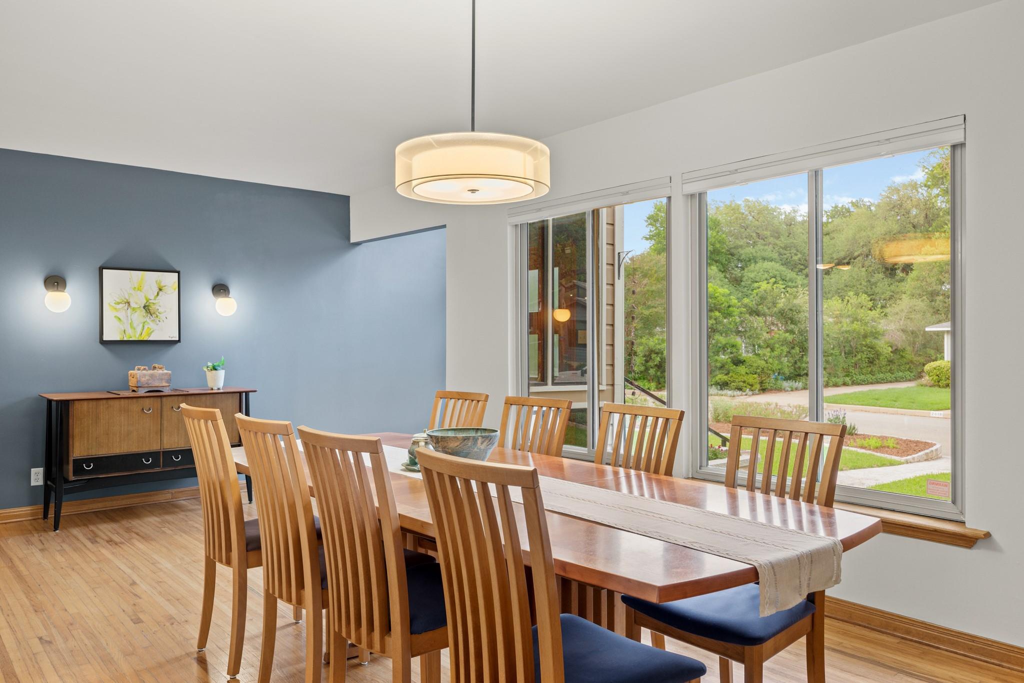2621 W 49th St, Austin, TX 78731