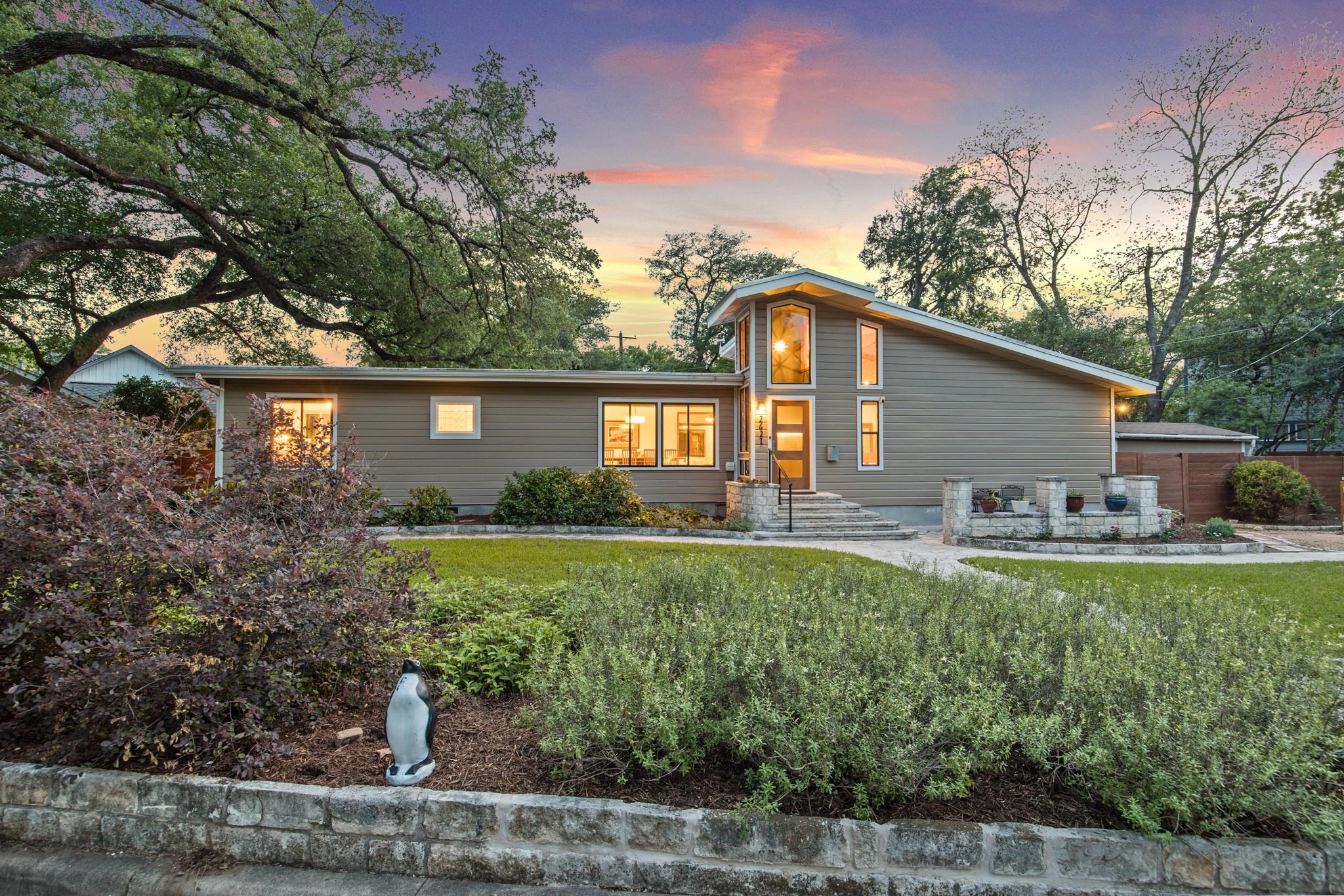 2621 W 49th St, Austin, TX 78731