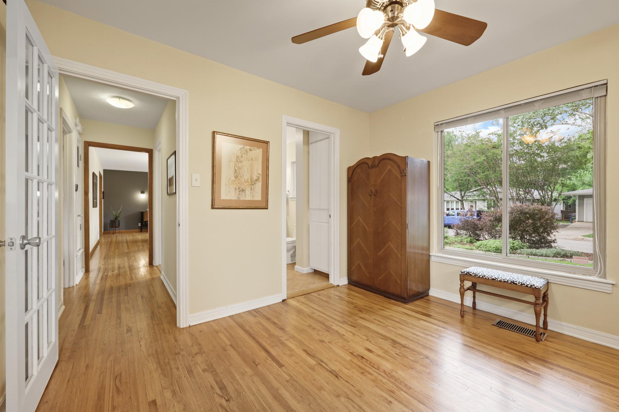 2621 W 49th St, Austin, TX 78731