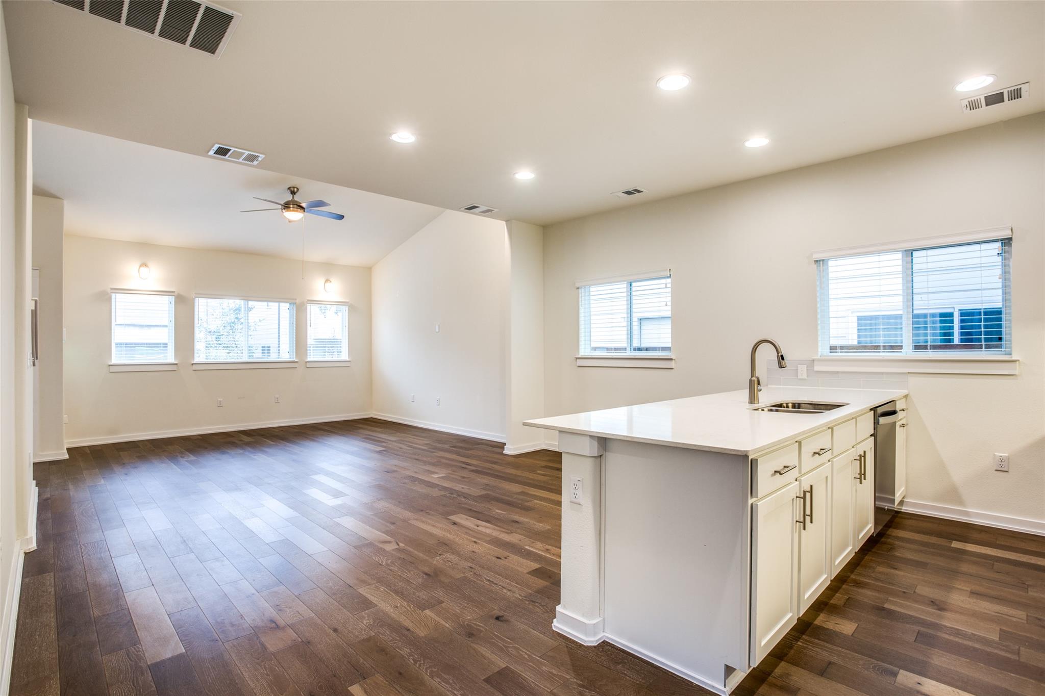 6800 Menchaca Rd # 17, Austin, TX 78745