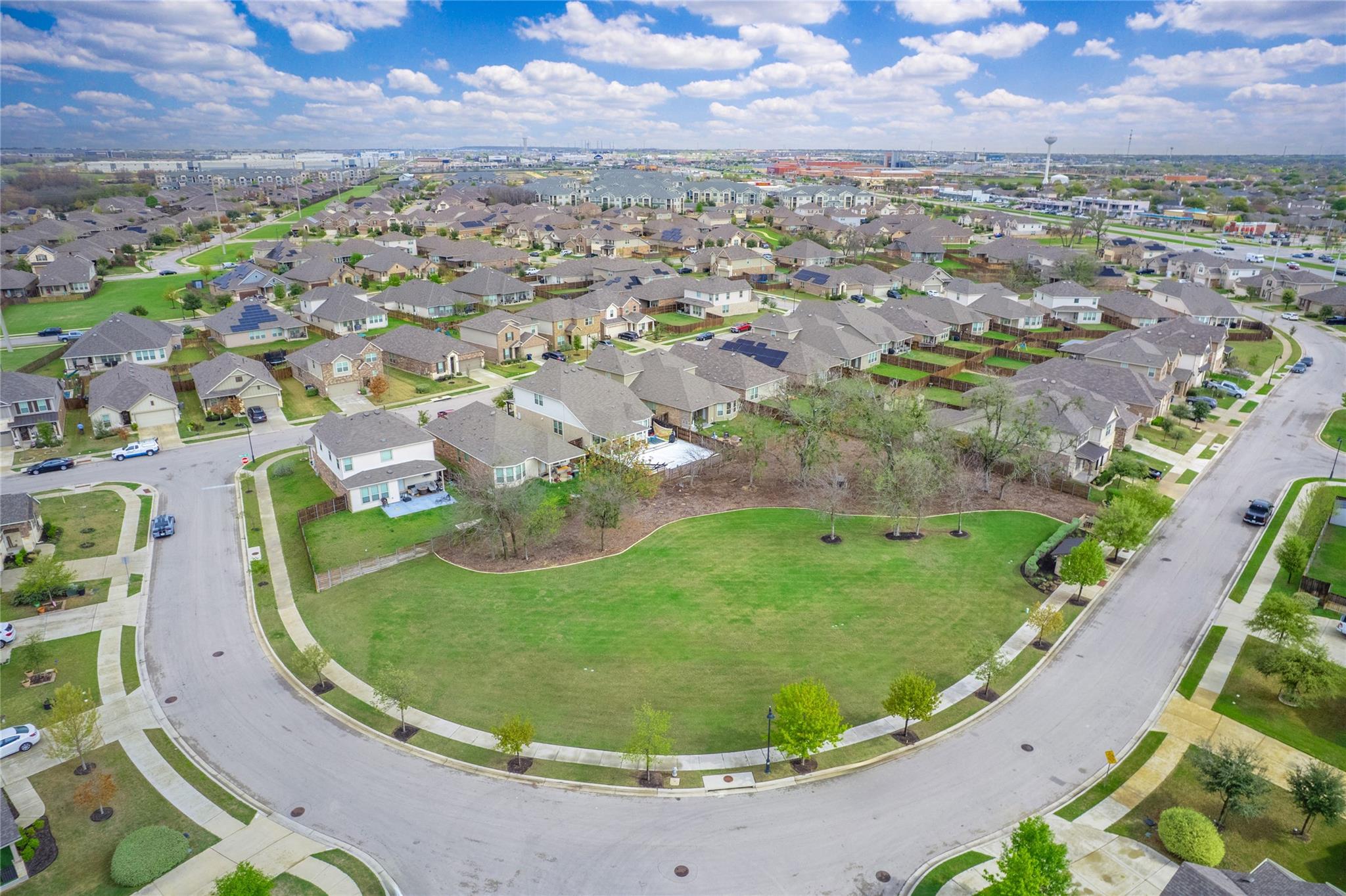 110 Duroc Dr, Hutto, TX 78634