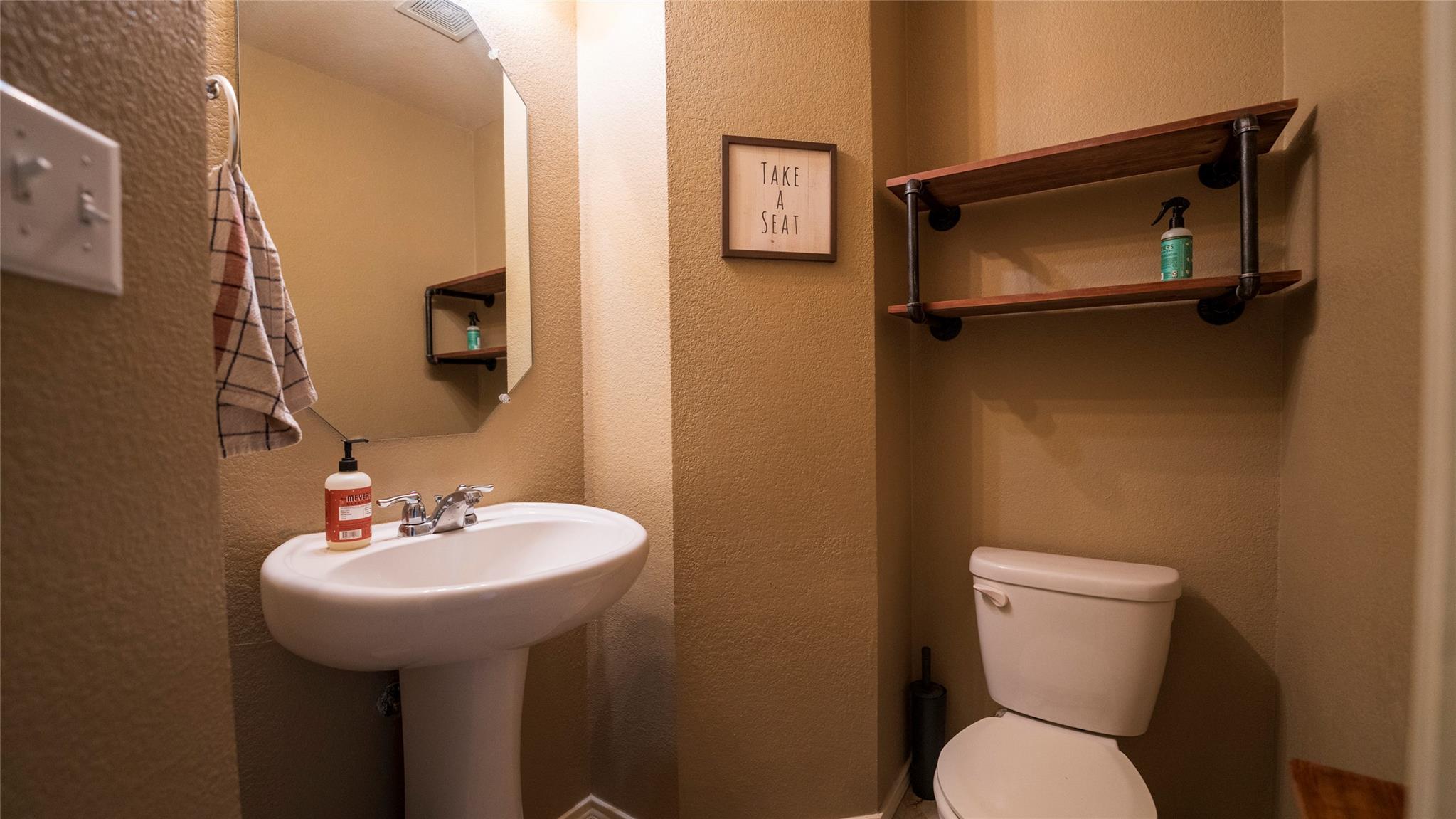 1576 Twin Cv, Kyle, TX 78640