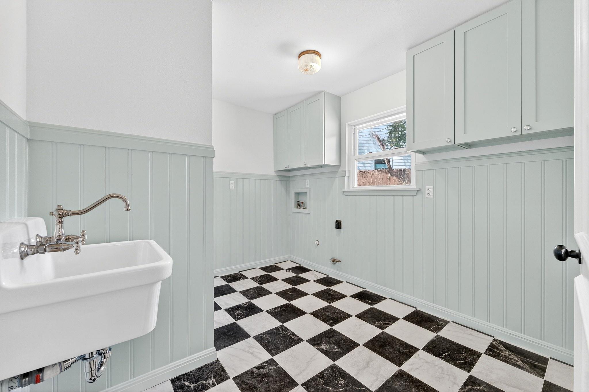 6101 Shadow Mountain Dr, Austin, TX 78731