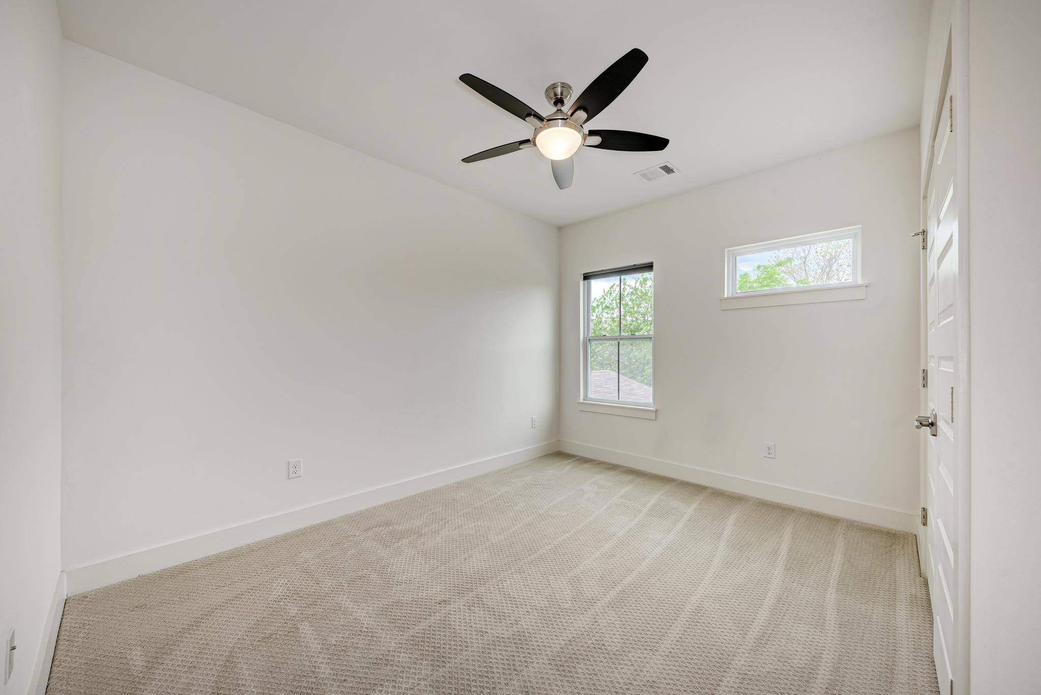 1000 Taulbee Ln # B, Austin, TX 78757