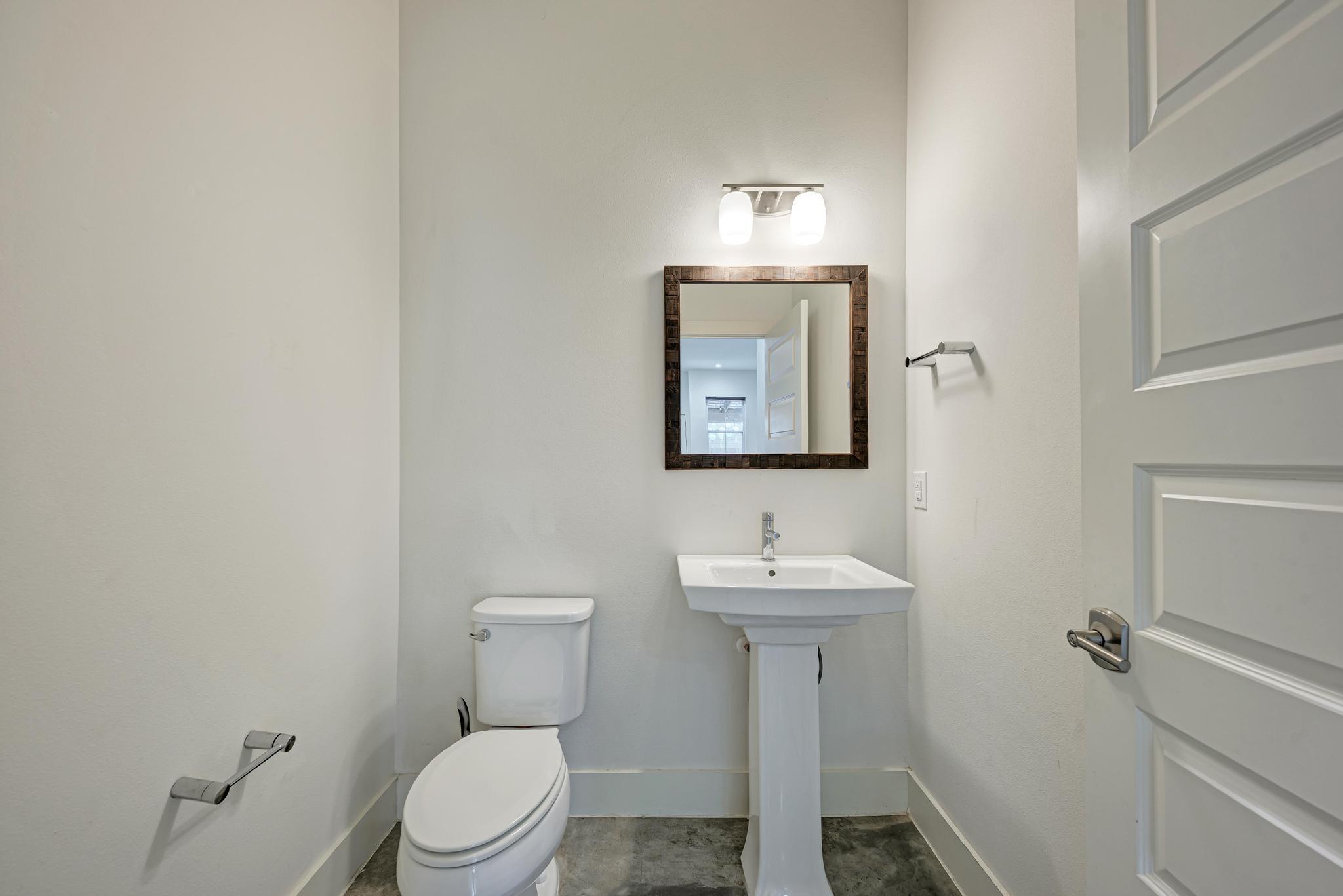 1000 Taulbee Ln # B, Austin, TX 78757