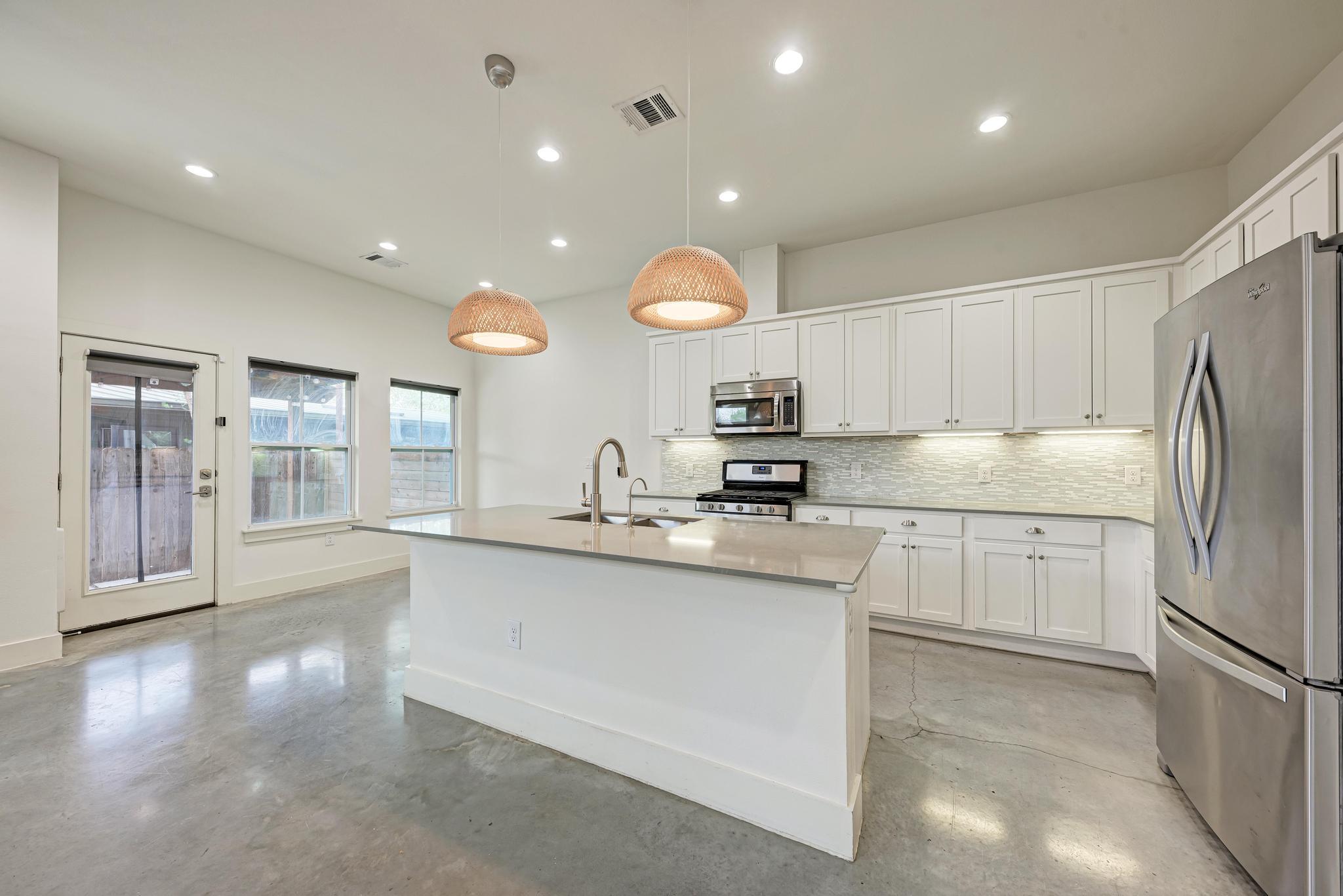 1000 Taulbee Ln # B, Austin, TX 78757