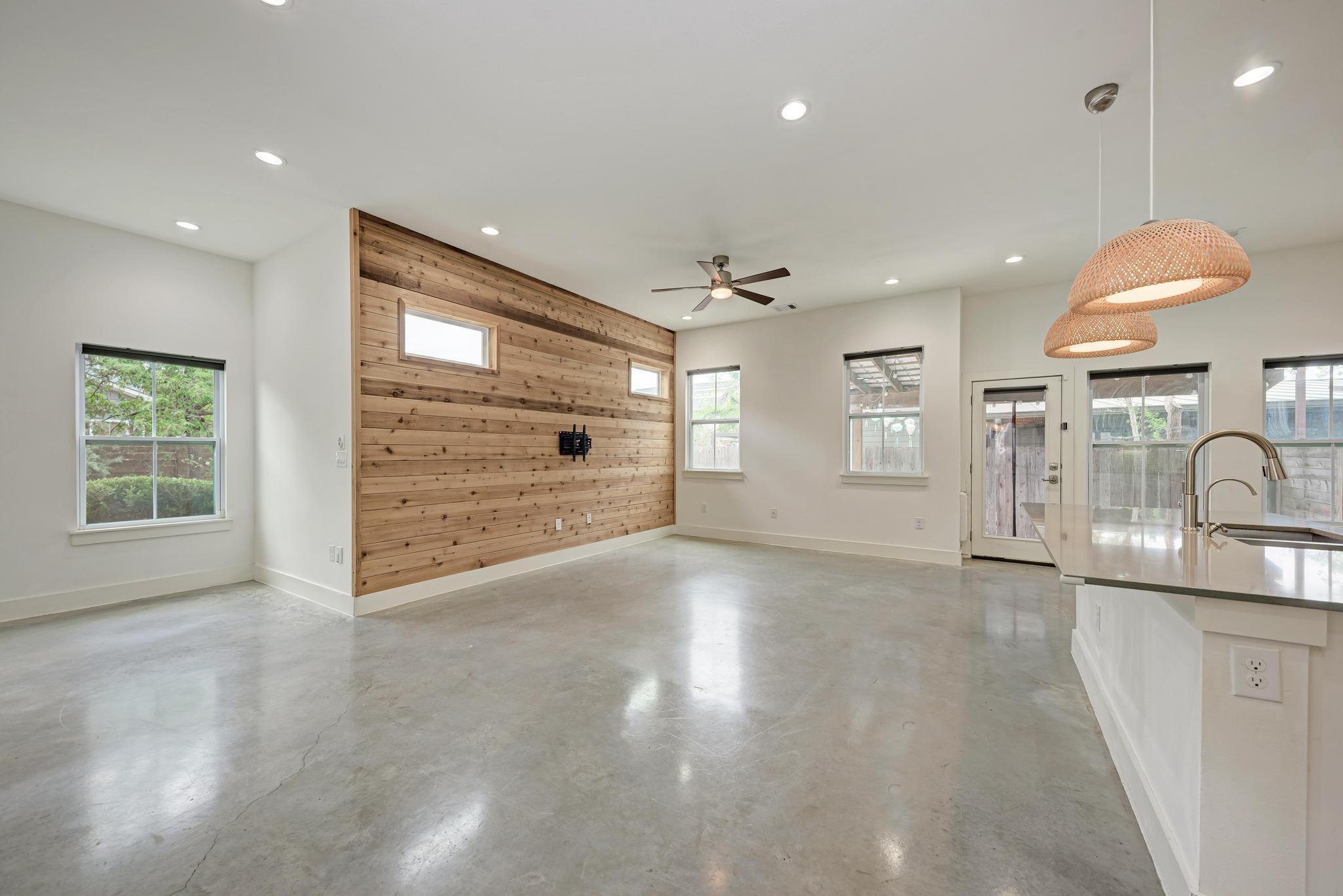 1000 Taulbee Ln # B, Austin, TX 78757