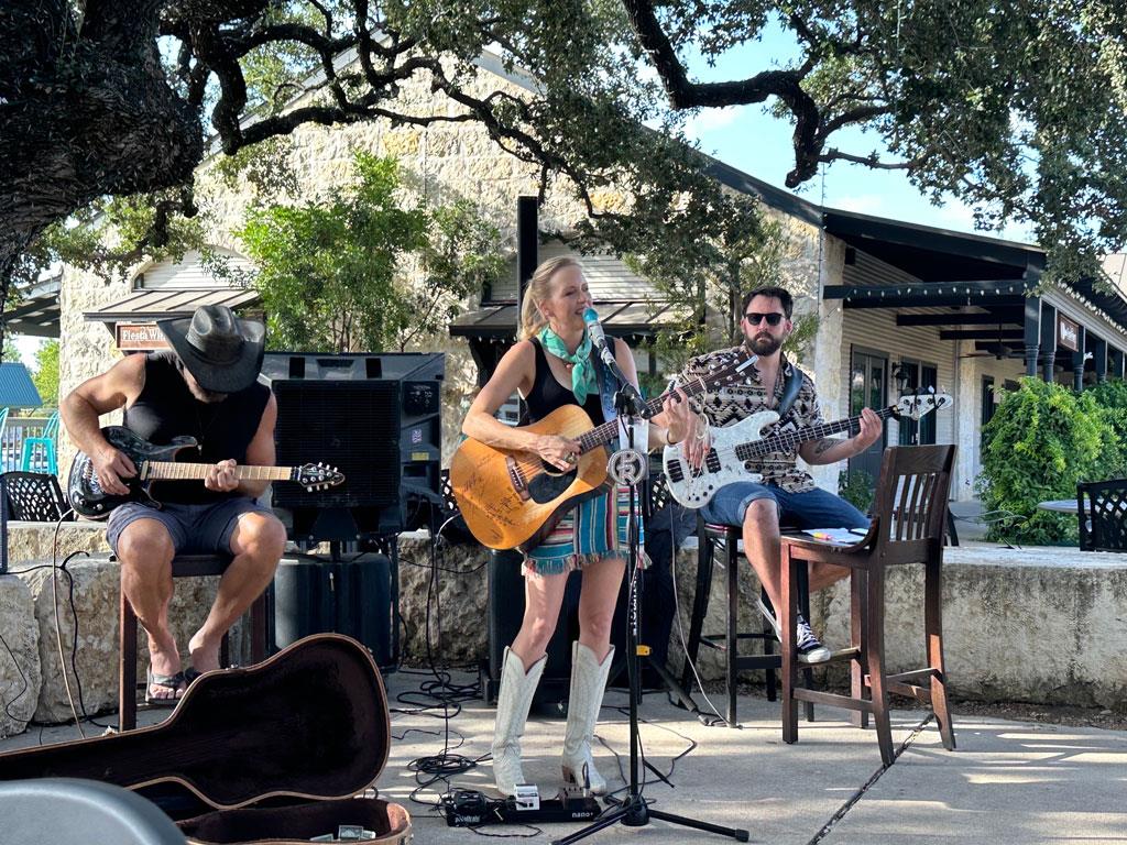 1607 Johnson Ave, Marble Falls, TX 78654