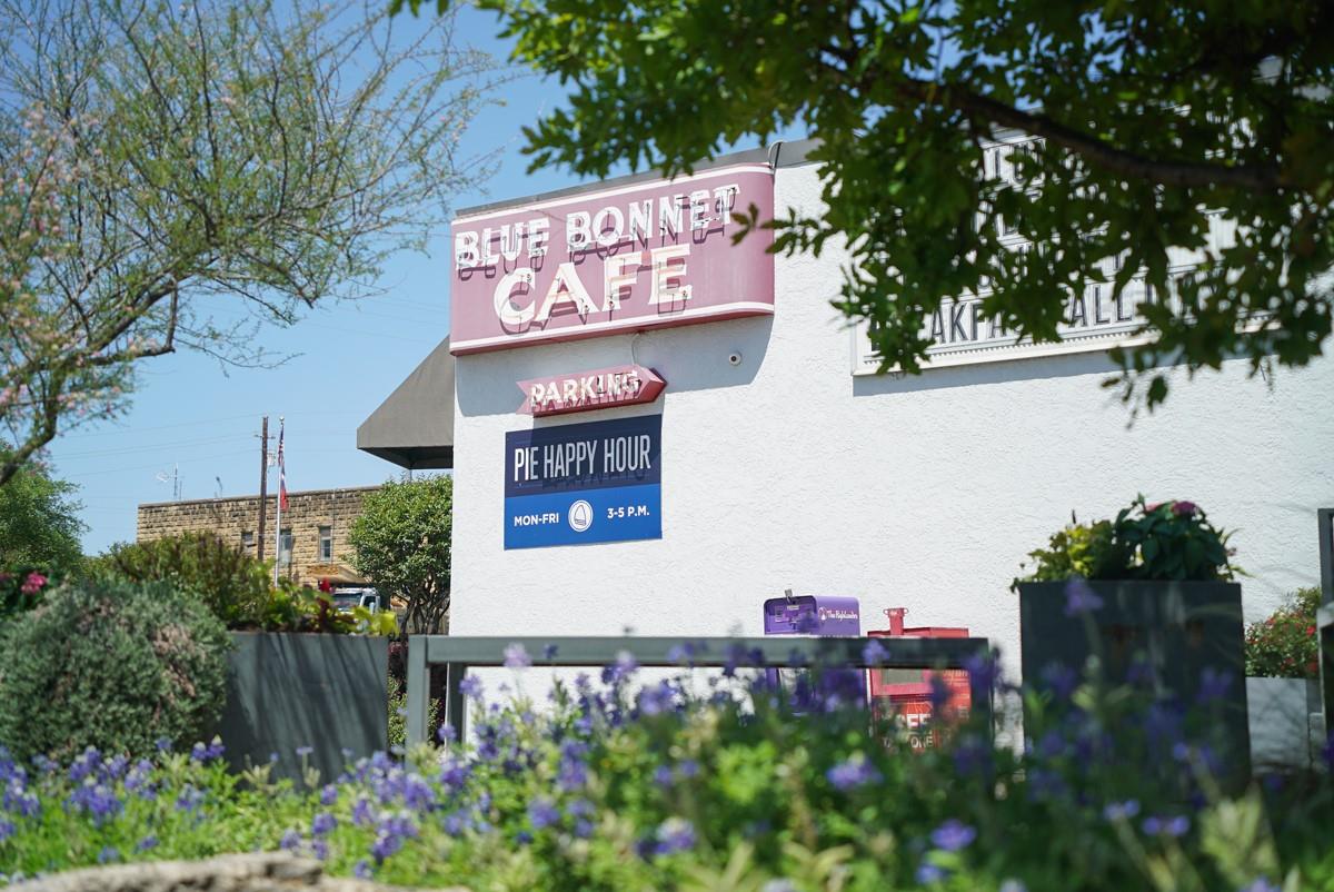 1607 Johnson Ave, Marble Falls, TX 78654