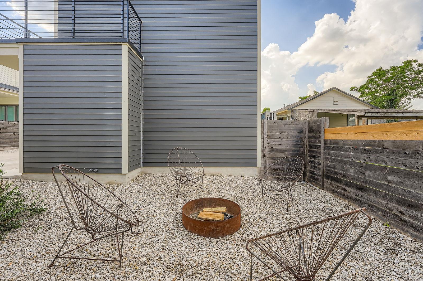 7311 Providence Ave # B, Austin, TX 78752