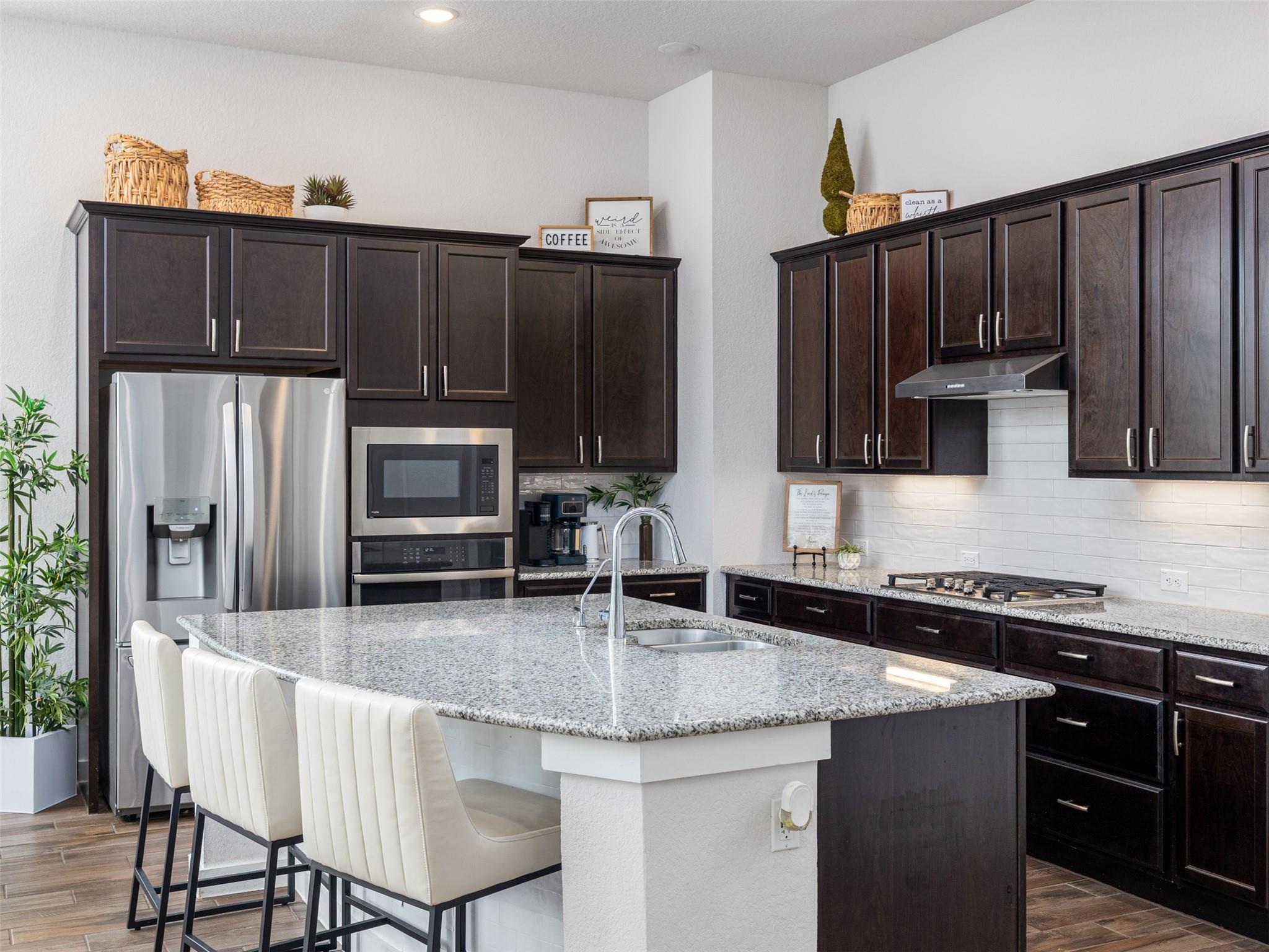 860 Whitetail Dr, Round Rock, TX 78681