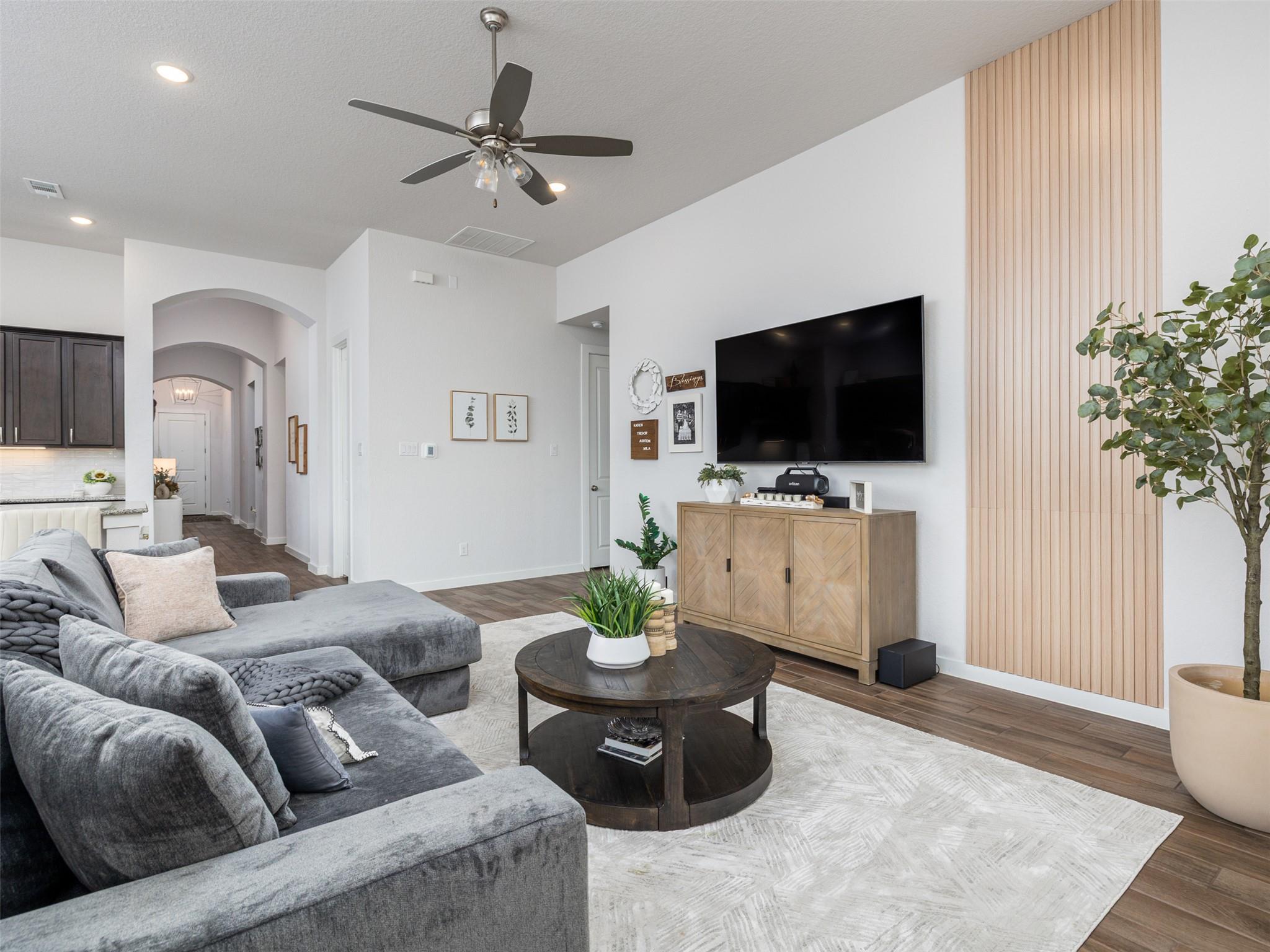 860 Whitetail Dr, Round Rock, TX 78681