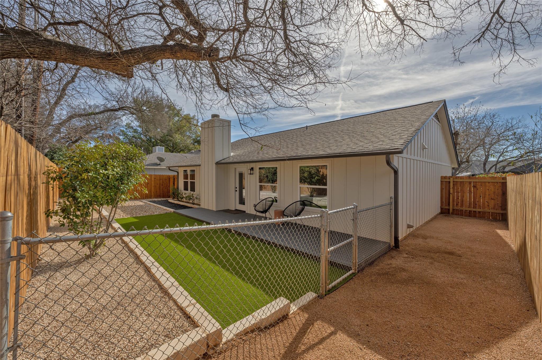 2404 Monarch Dr, Austin, TX 78748