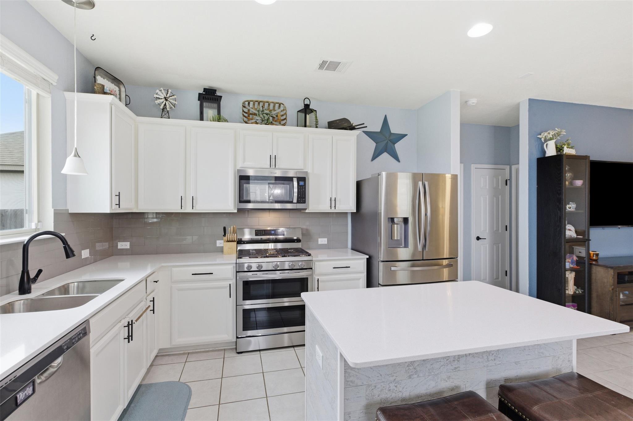 174 Russet Trl, Georgetown, TX 78628