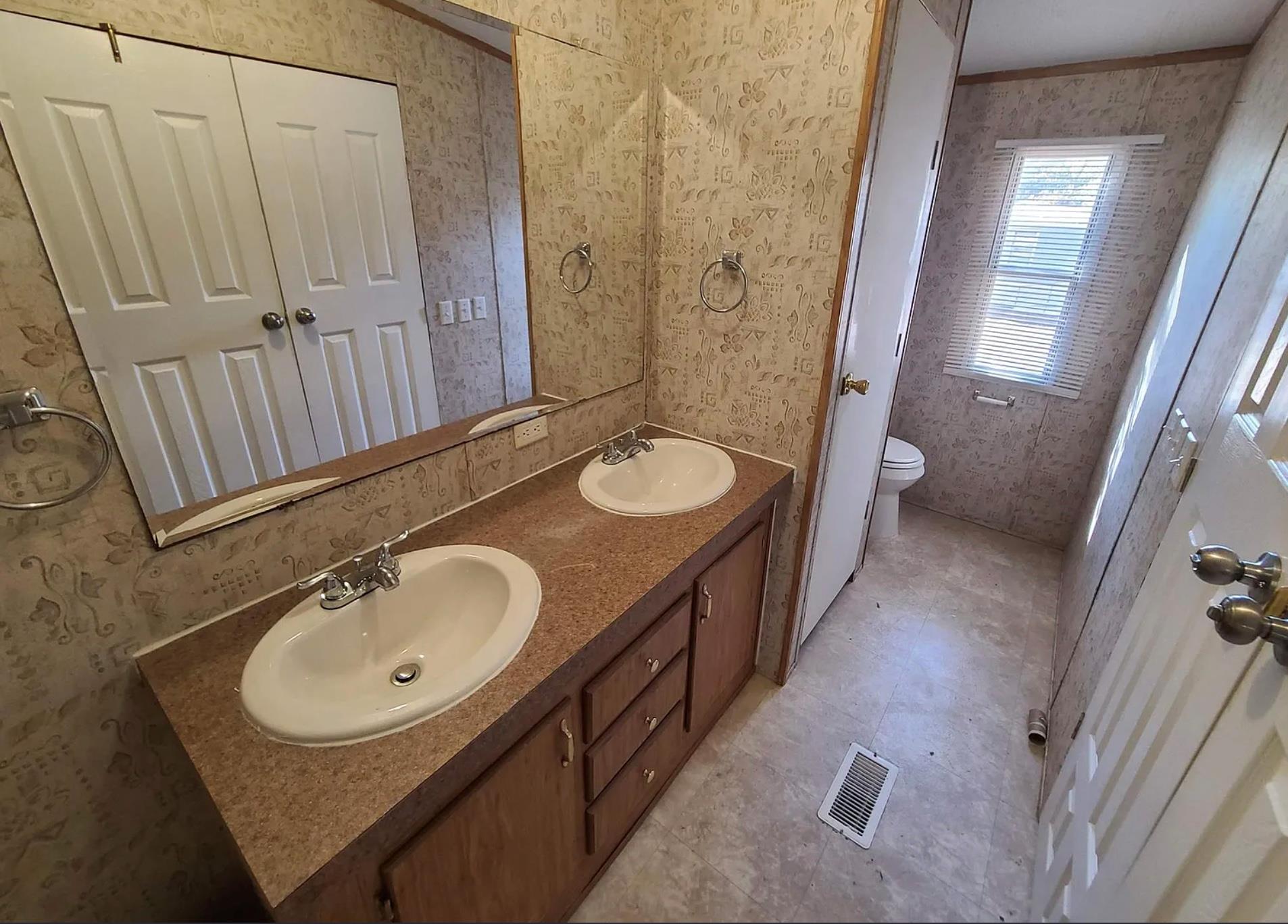 374 Plum St # A, Bastrop, TX 78602