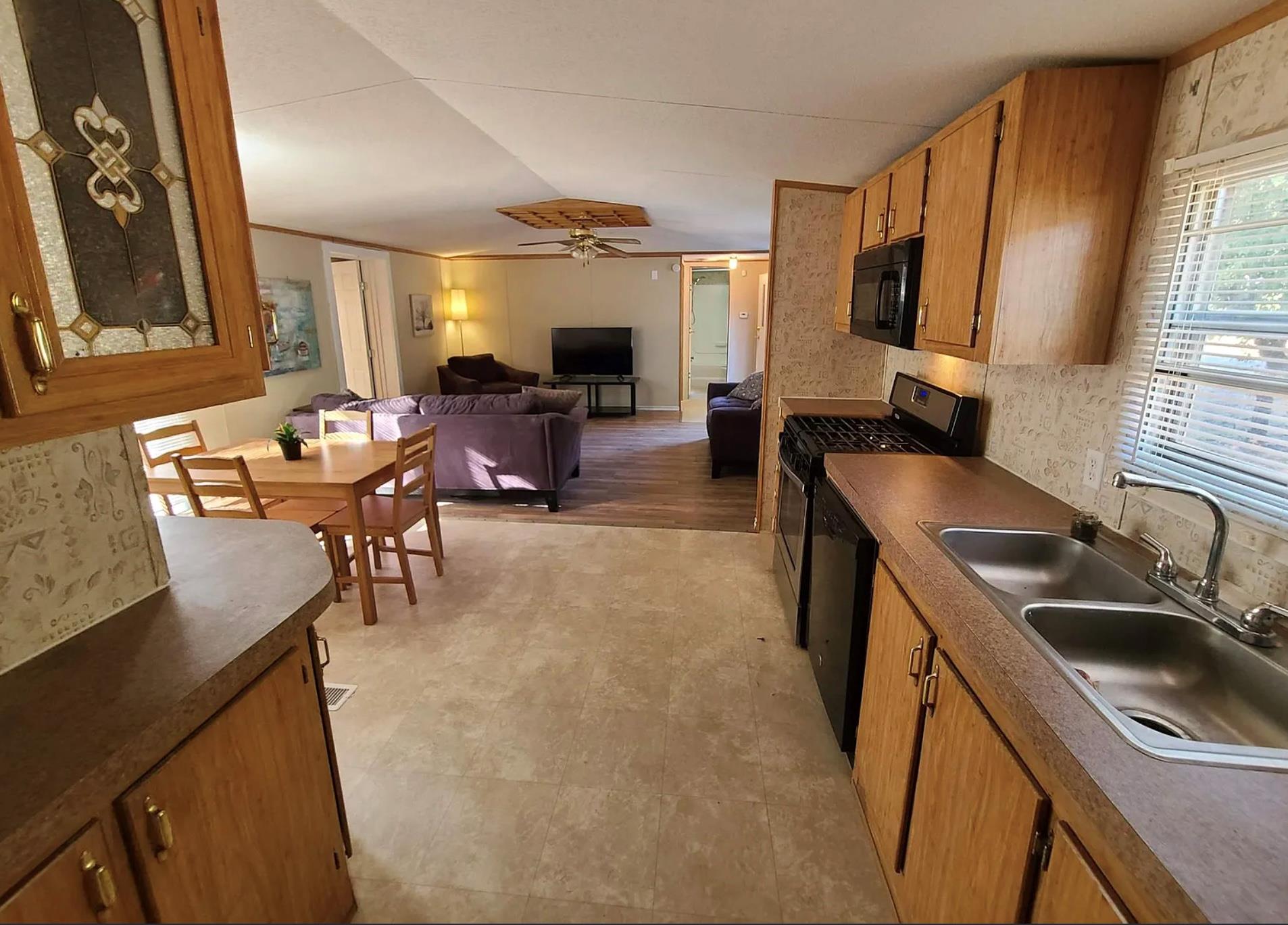 374 Plum St # A, Bastrop, TX 78602