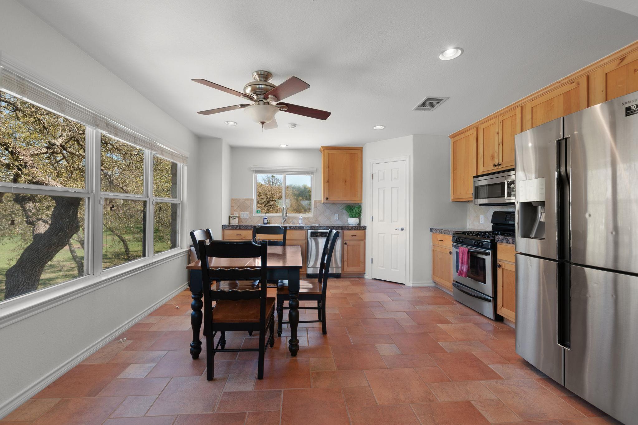 101 Kelly Emeralds Rd, Burnet, TX 78611