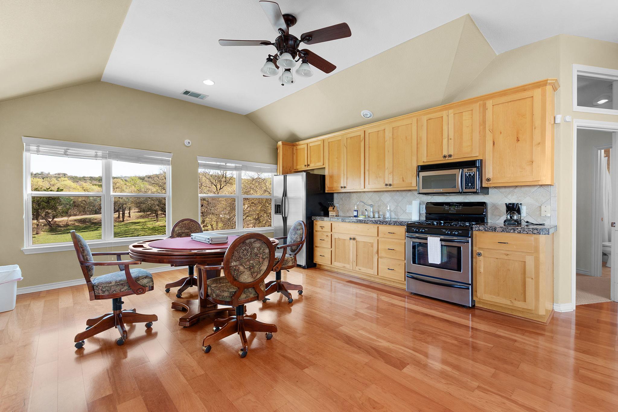 101 Kelly Emeralds Rd, Burnet, TX 78611