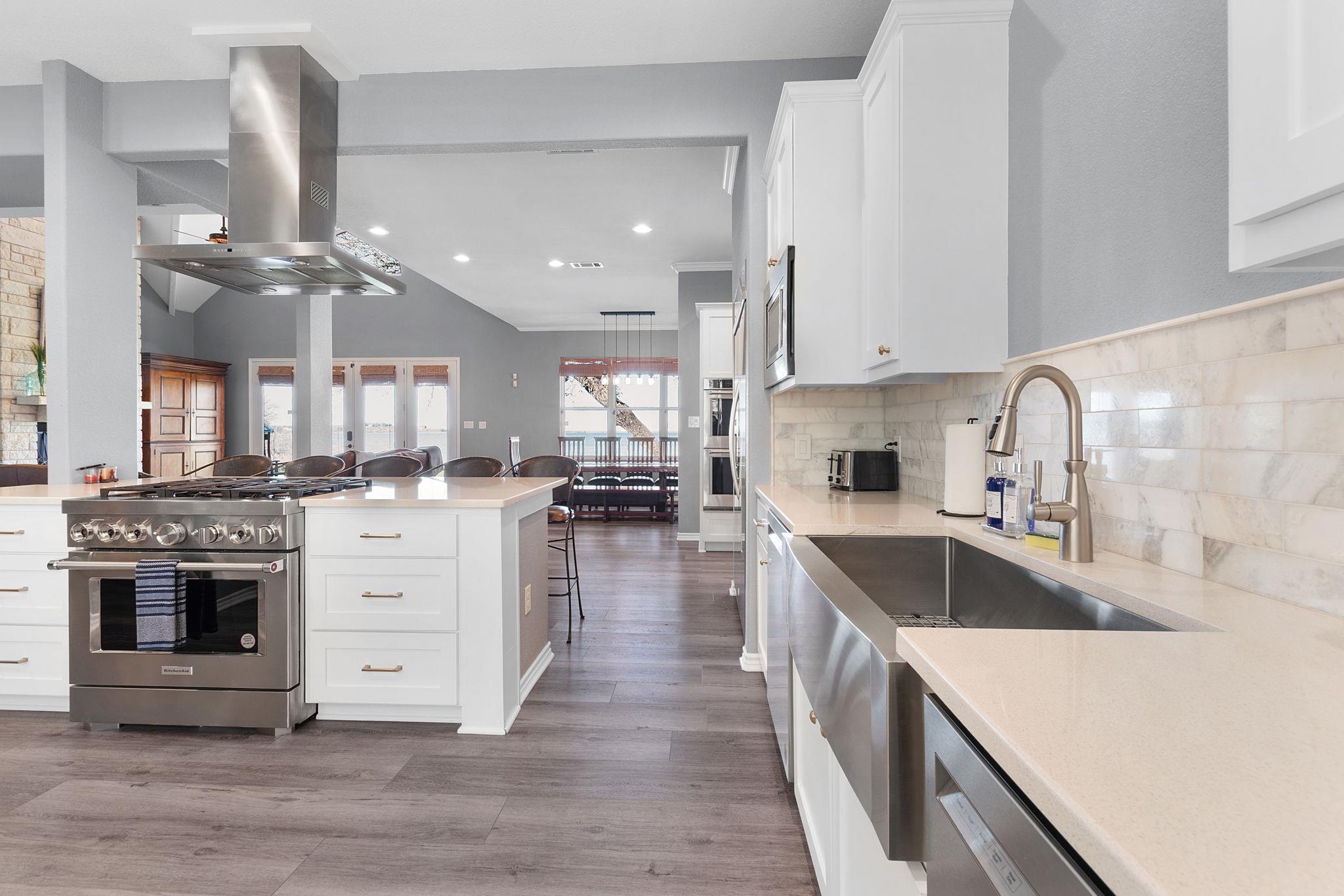 101 Kelly Emeralds Rd, Burnet, TX 78611